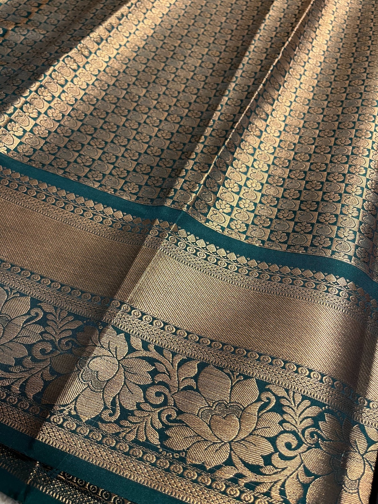 Southloom Banarasi Semi Silk Saree with Floral Zari Work Across Body (Peach & Green)