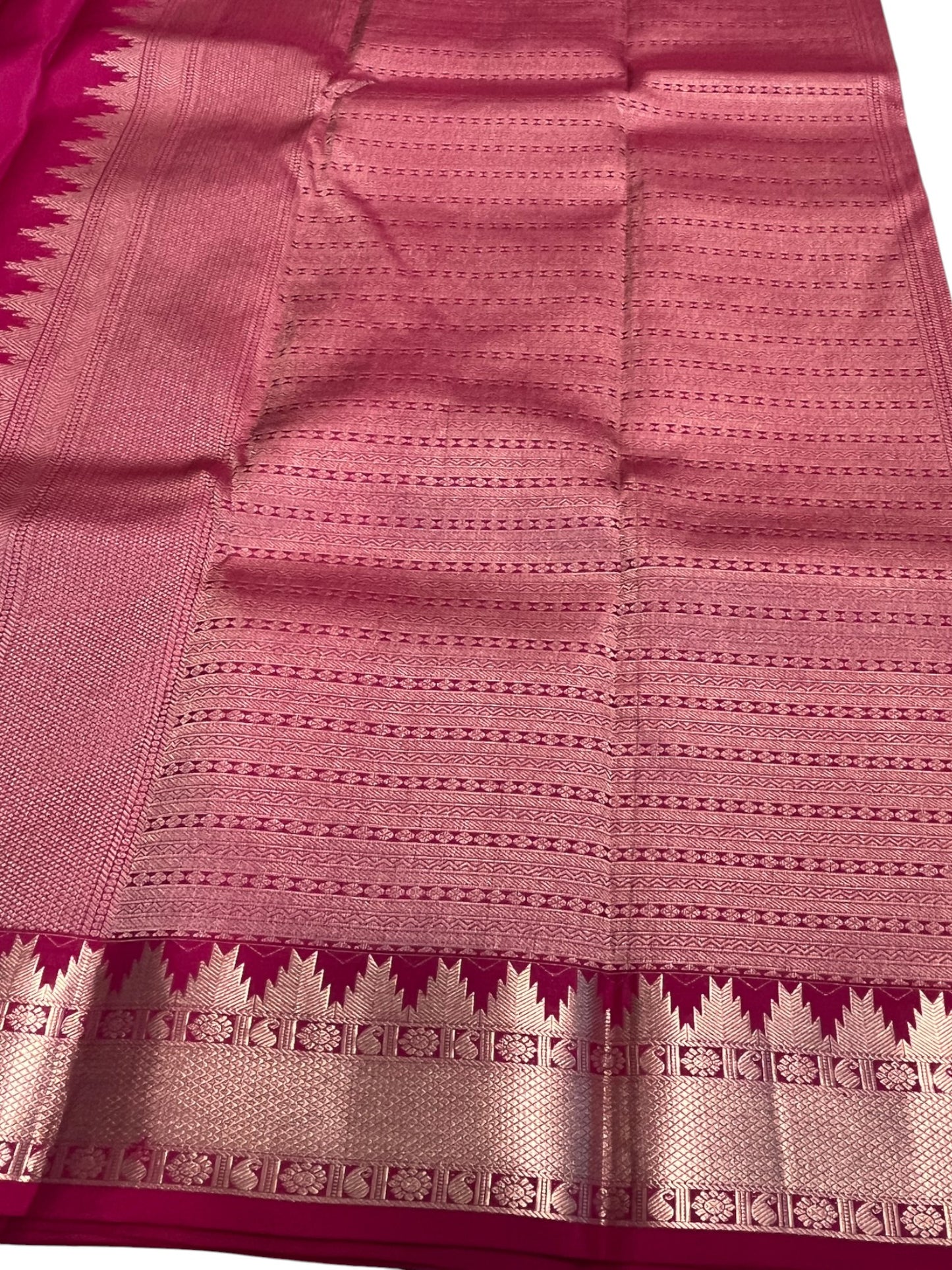 Southloom Premium Handloom Bridal Kanchipuram Silk Saree with Korvai Work (Magenta)