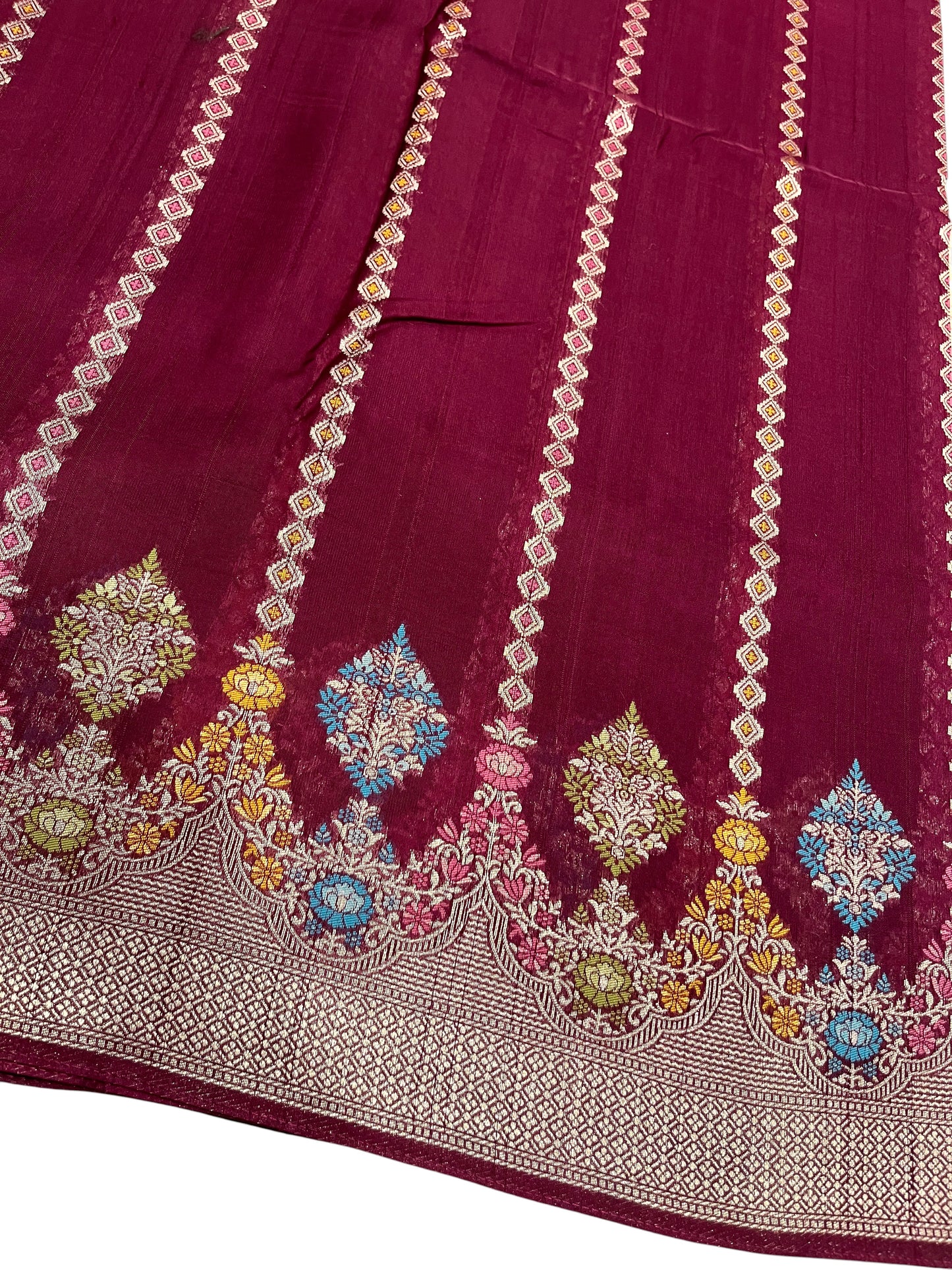 Southloom Banarasi Silk Saree with Woven Work on Body and Borders (Green & Maroon)
