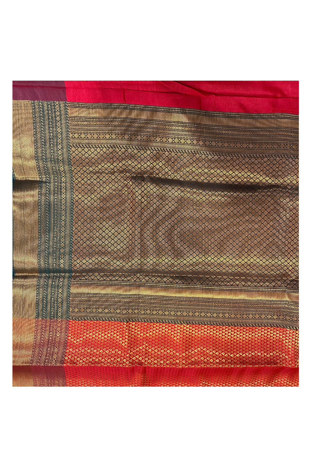 Southloom Banarasi Silk Brocade Bridal Saree WIth Woven Borders And Blouse Piece in Red And Green
