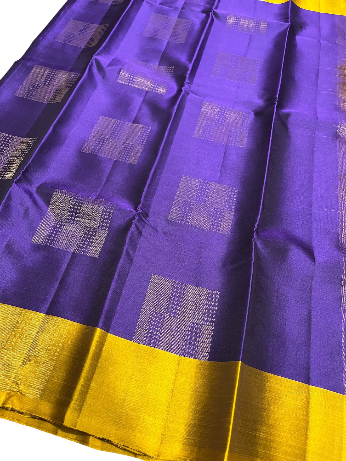Southloom Pure Handloom Kanchipuram Silk Saree with Butta Work (Gold & Violet)