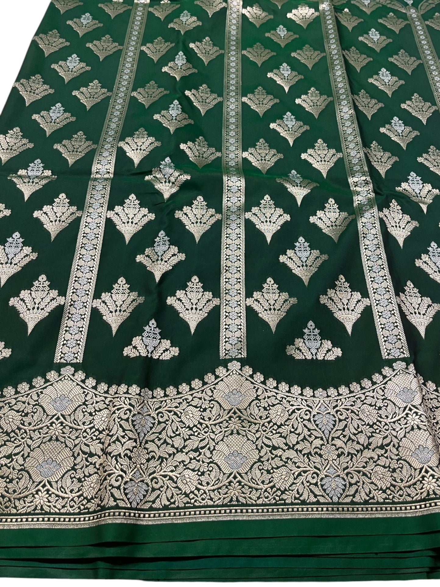 Southloom Pure Banarasi Silk Saree with Woven Work on Body and Borders (Green)