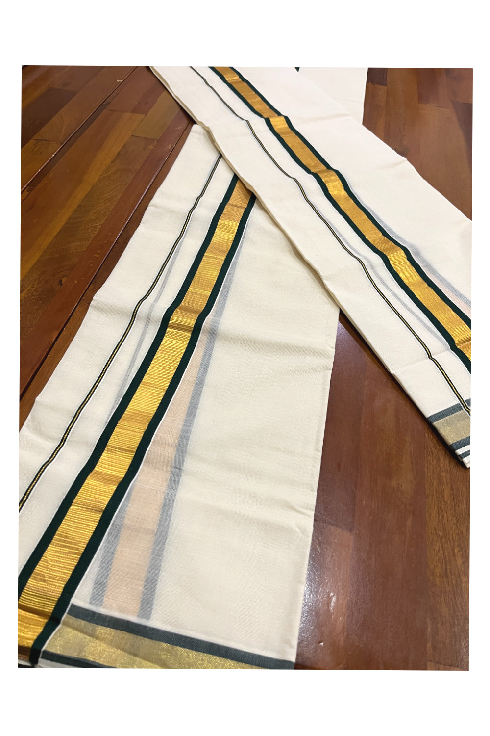 Kerala Cotton Mundum Neriyathum Single (Set Mundu) with Dark Green and Kasavu Border 2.80 Mtrs