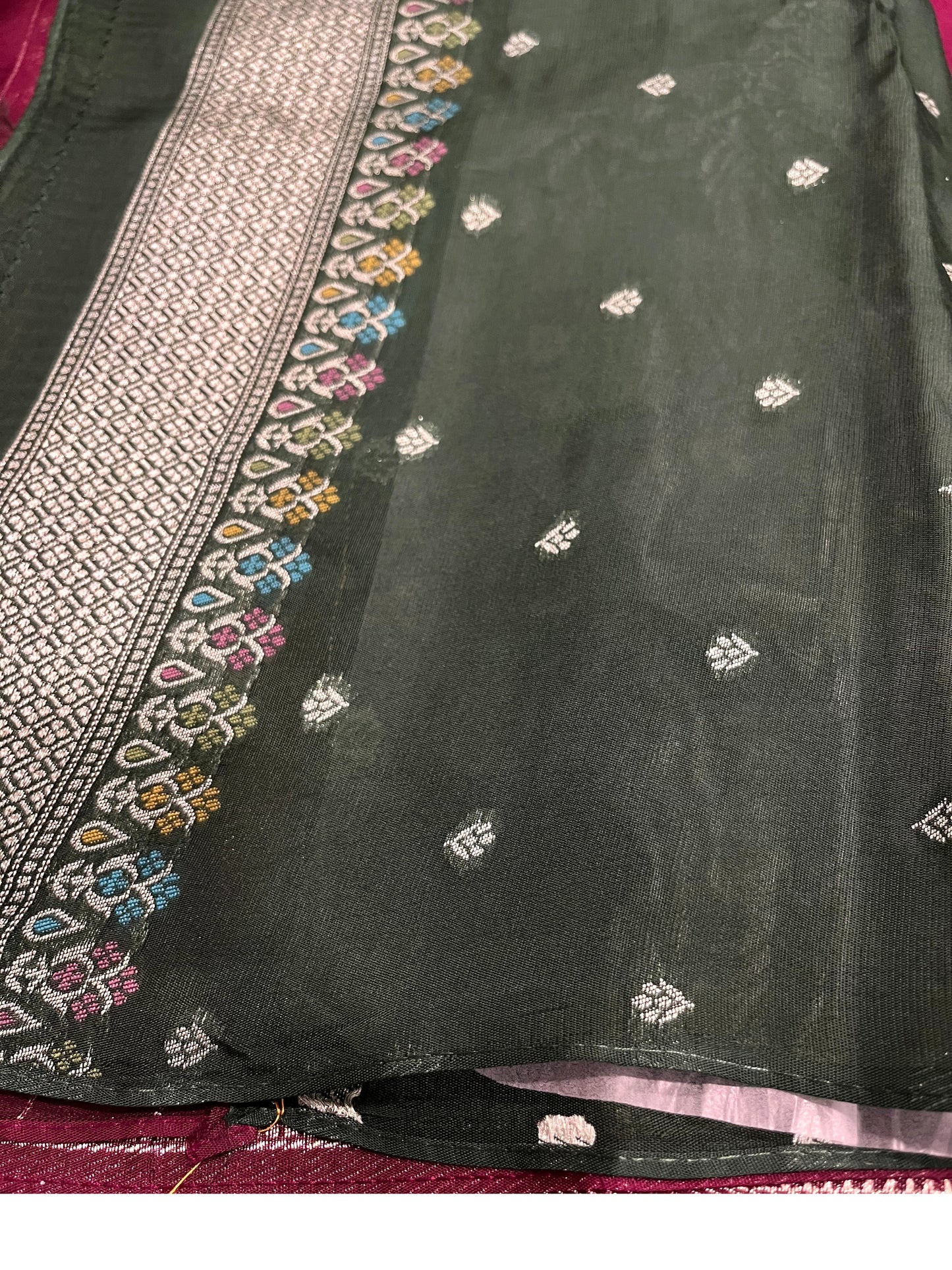 Southloom Banarasi Silk Saree with Woven Work on Body and Borders (Green & Maroon)
