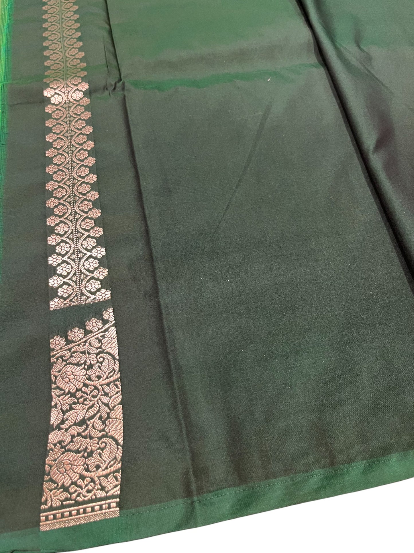 Southloom Pure Banarasi Silk Saree with Woven Work on Body and Borders (Green)