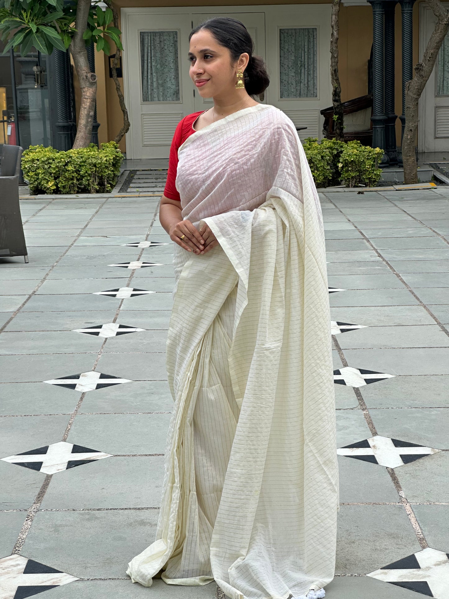 Southloom Zari Lines Mul Cotton 120 x 120 Soft Fabric Onam Saree