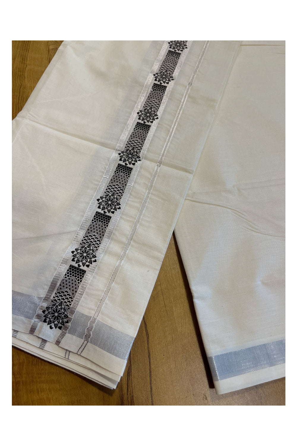 Southloom Pure Cotton Silver Kasavu Mundu with Trendy Print