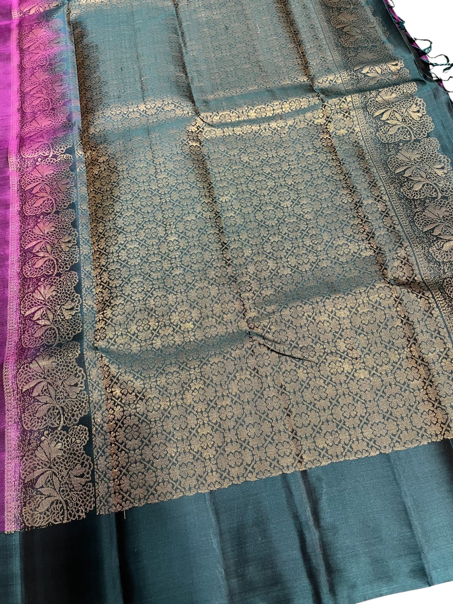 Southloom Pure Handloom Kanchipuram Silk Saree with Butta Work (Green& Magenta)