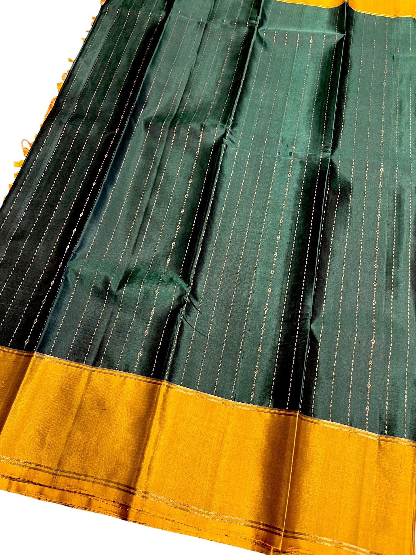 Southloom Pure Handloom Kanchipuram Silk Saree with Butta Work (Green & Golden)