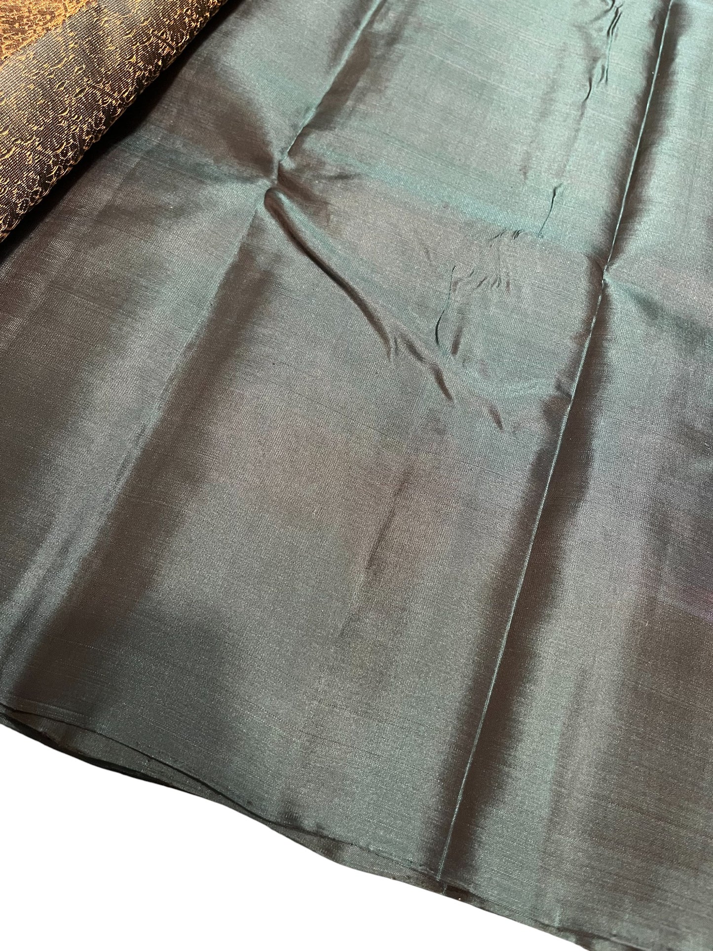 Southloom Pure Handloom Kanchipuram Silk Saree with Butta Work (Green& Magenta)