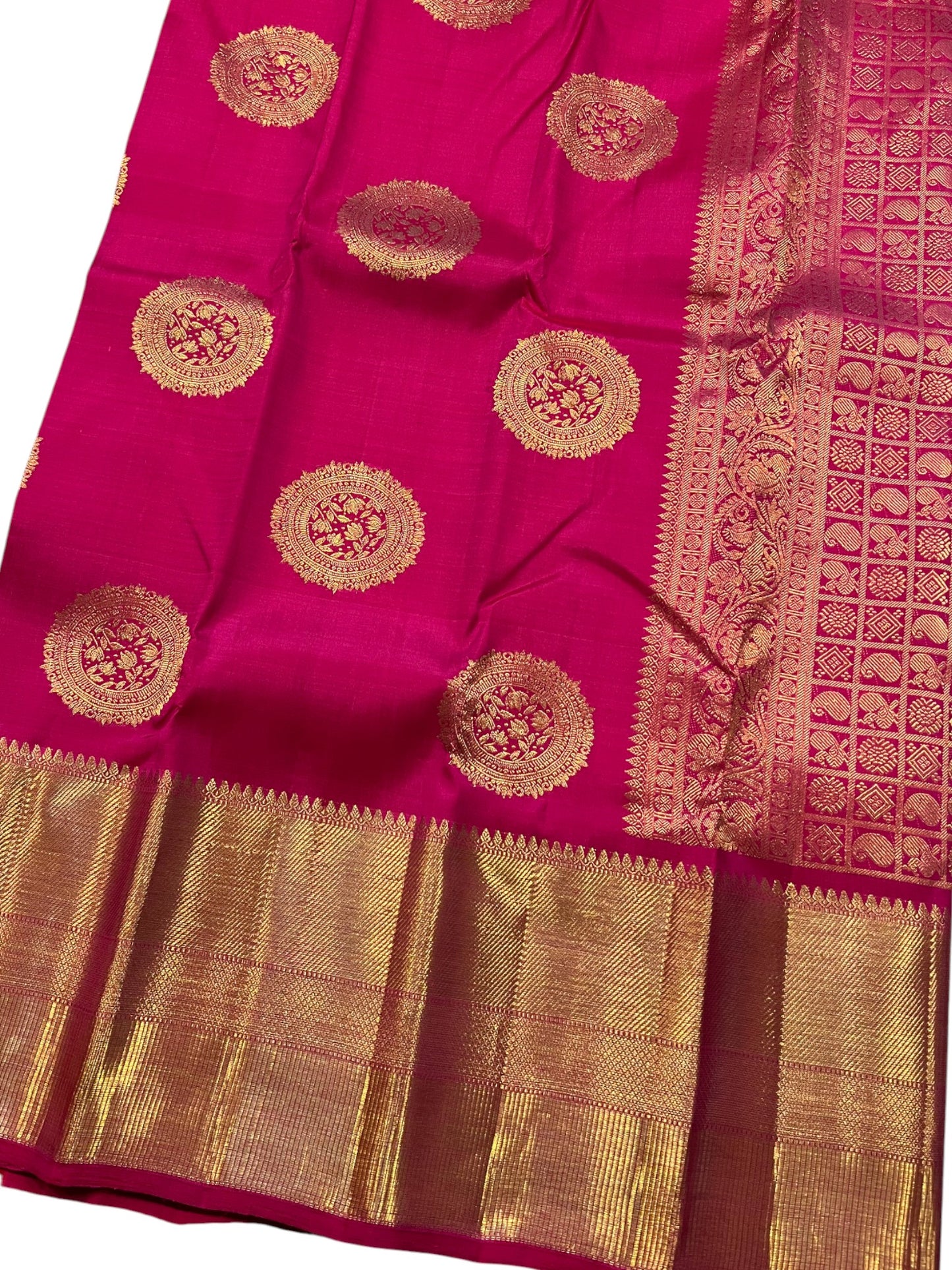 Southloom Premium Bridal Handloom Kanchipuram Silk Saree With Pallakku Design & Butta Works (Magenta )