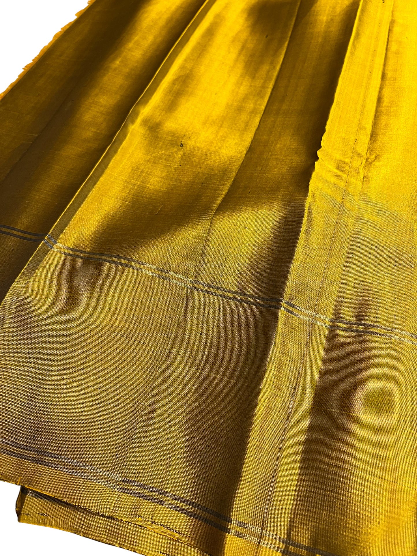 Southloom Pure Handloom Kanchipuram Silk Saree with Butta Work (Green & Golden)