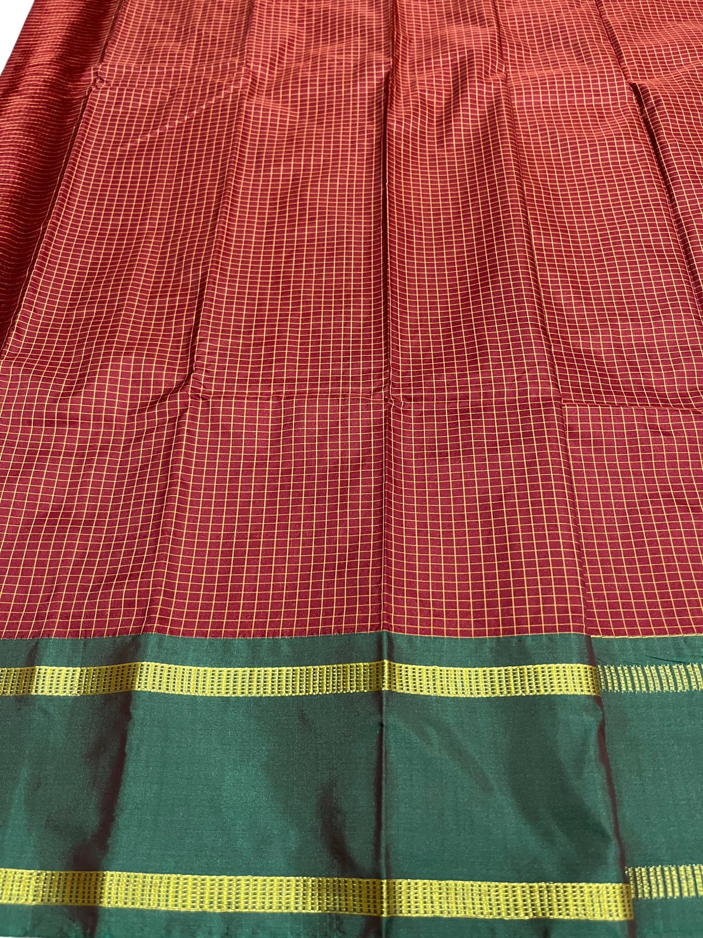 Southloom Semi Silk Saree With Micro Check on Body Maroon And Green