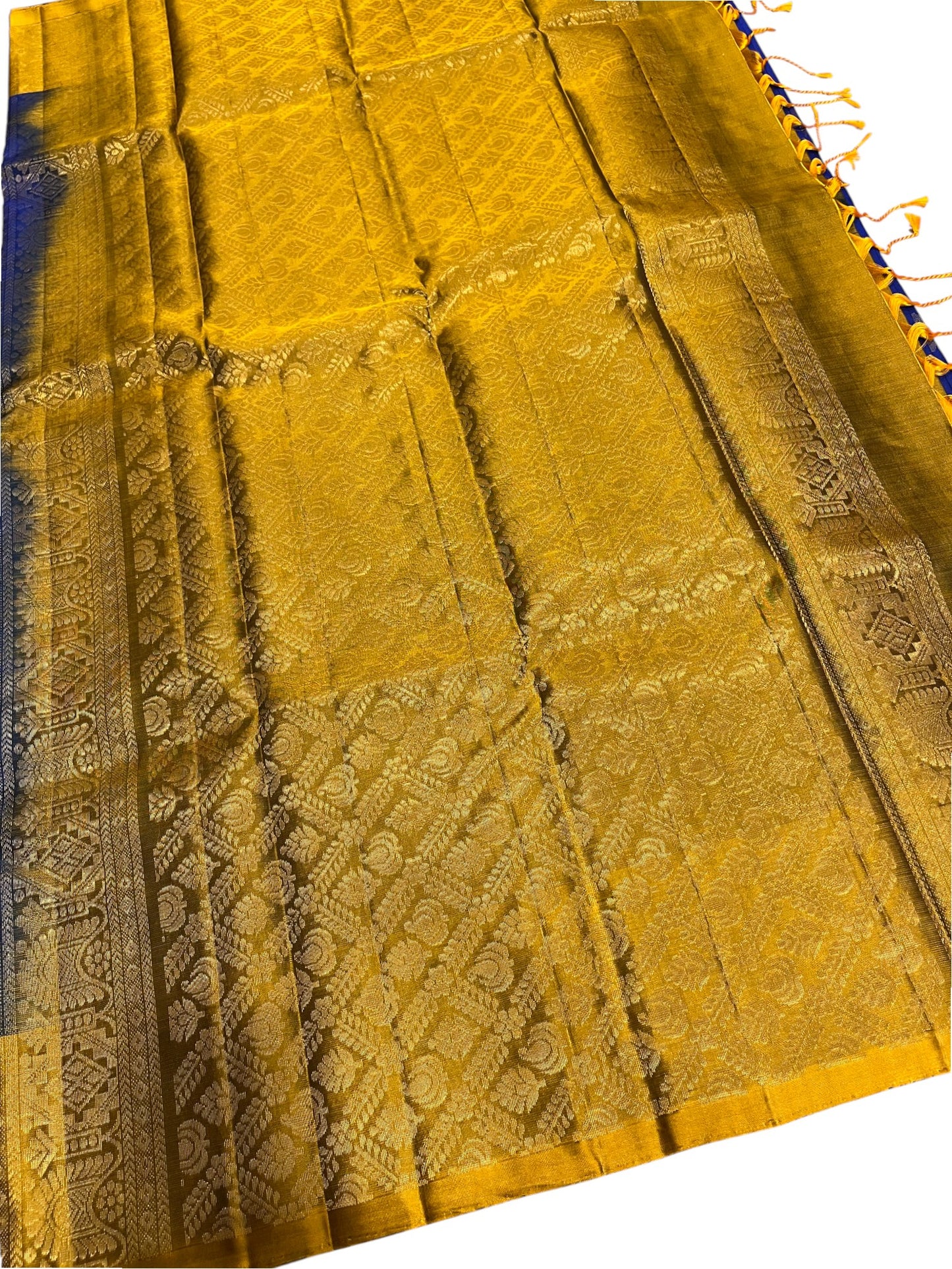 Southloom Pure Handloom Kanchipuram Silk Saree with Butta Work (Blue & Gold)