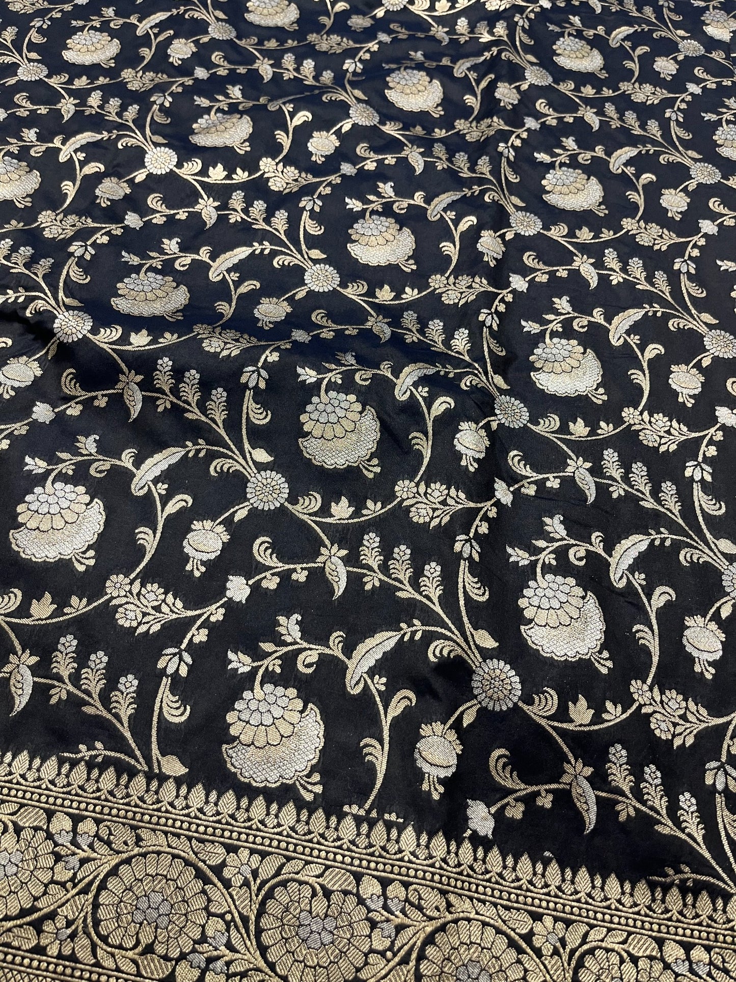 Southloom Pure Banarasi Silk Saree with Woven Work on Body and Borders