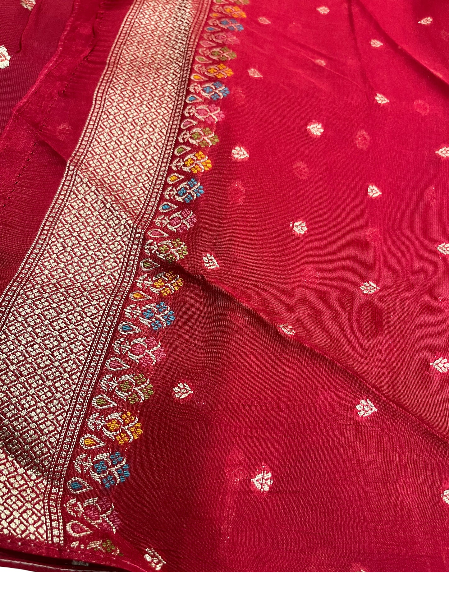 Southloom Banarasi Silk Saree with Woven Work on Body and Borders (Magenta & Blue)