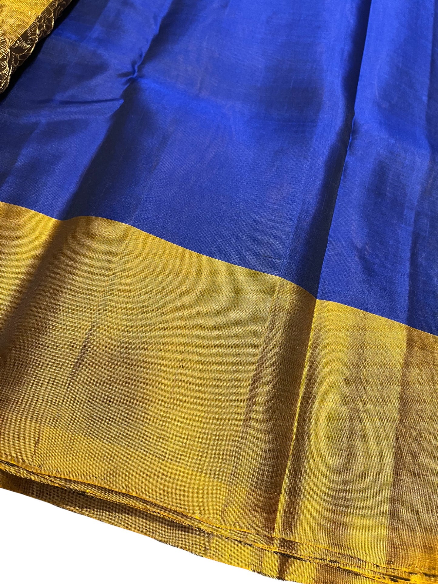 Southloom Pure Handloom Kanchipuram Silk Saree with Butta Work (Blue & Gold)