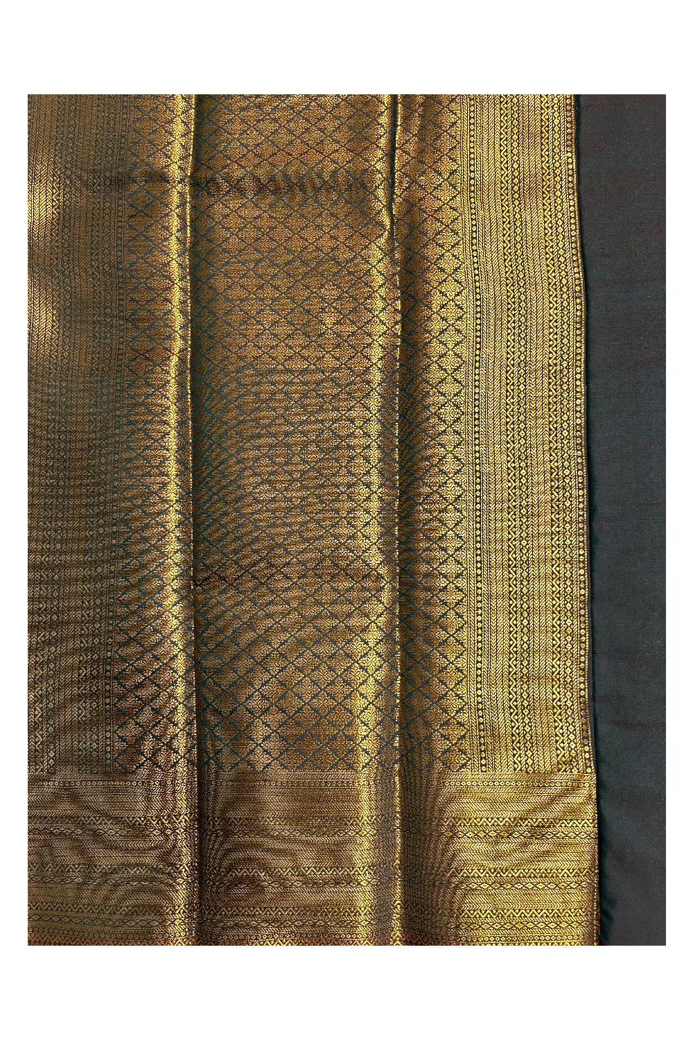 Southloom Banarasi Silk Brocade Bridal Saree WIth Woven Borders And Blouse Piece in Gold And Green