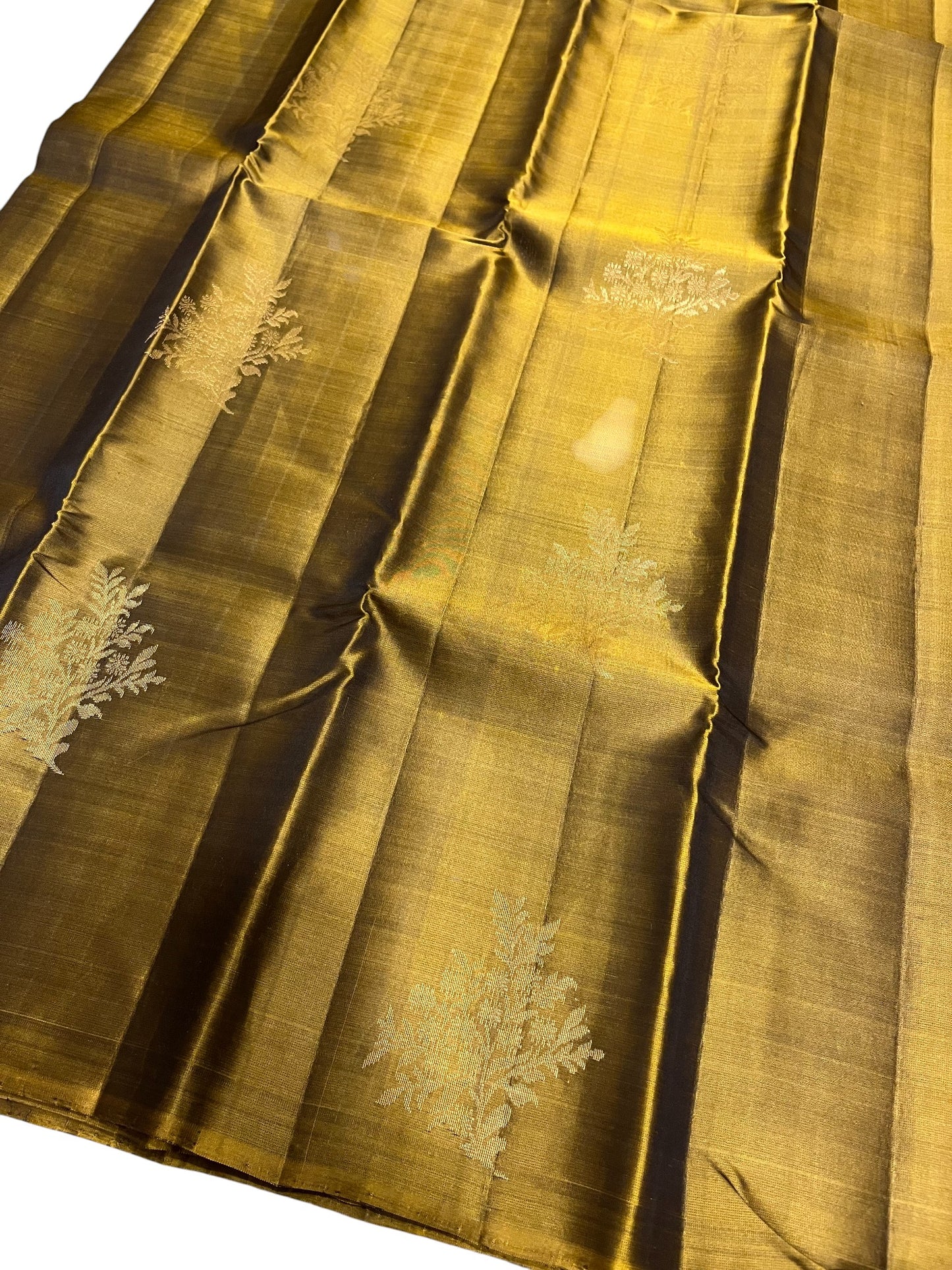Southloom Pure Handloom Kanchipuram Silk Saree with Butta Work