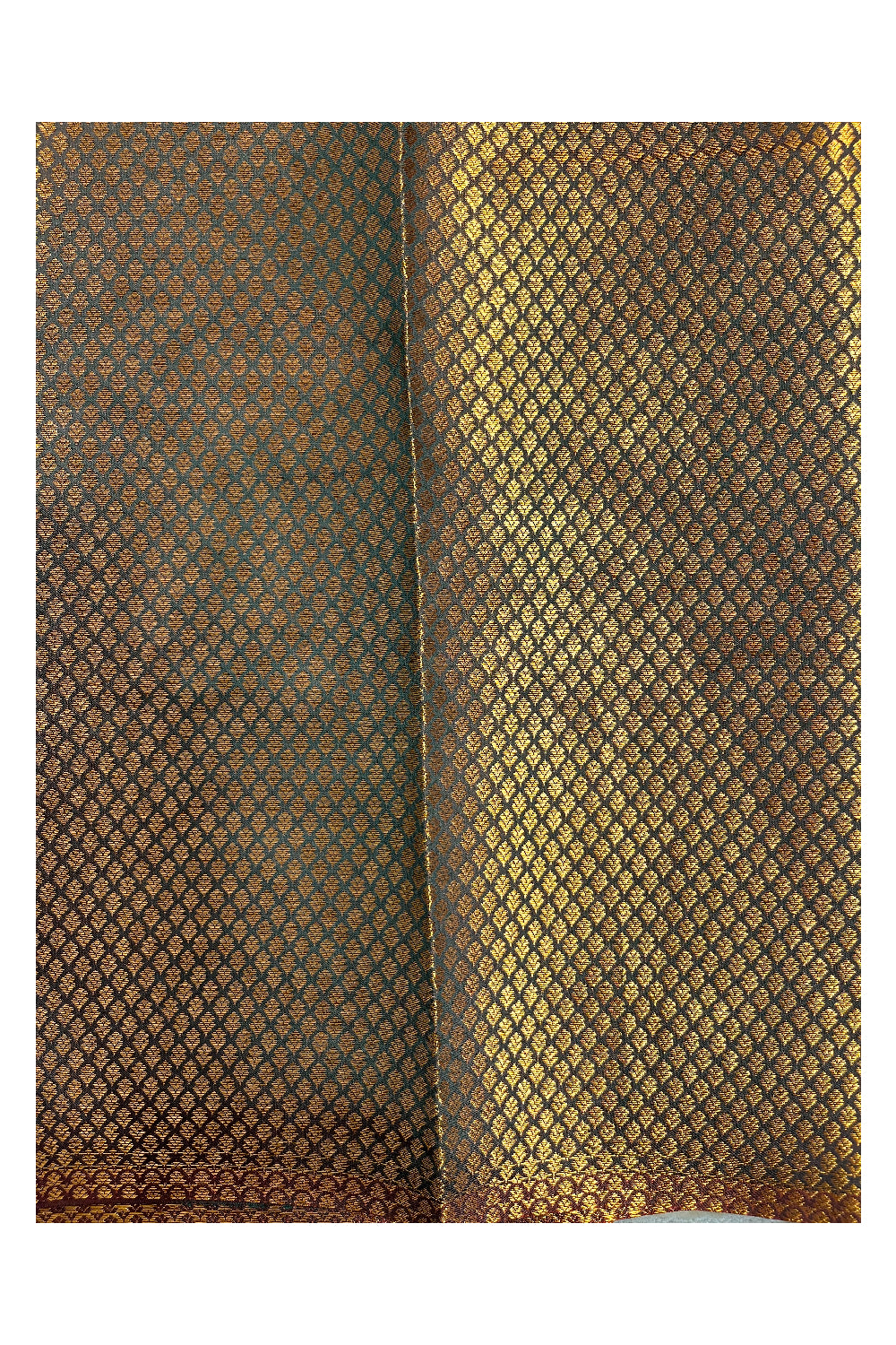 Southloom Banarasi Silk Brocade Bridal Saree WIth Woven Borders And Blouse Piece in Gold And Green