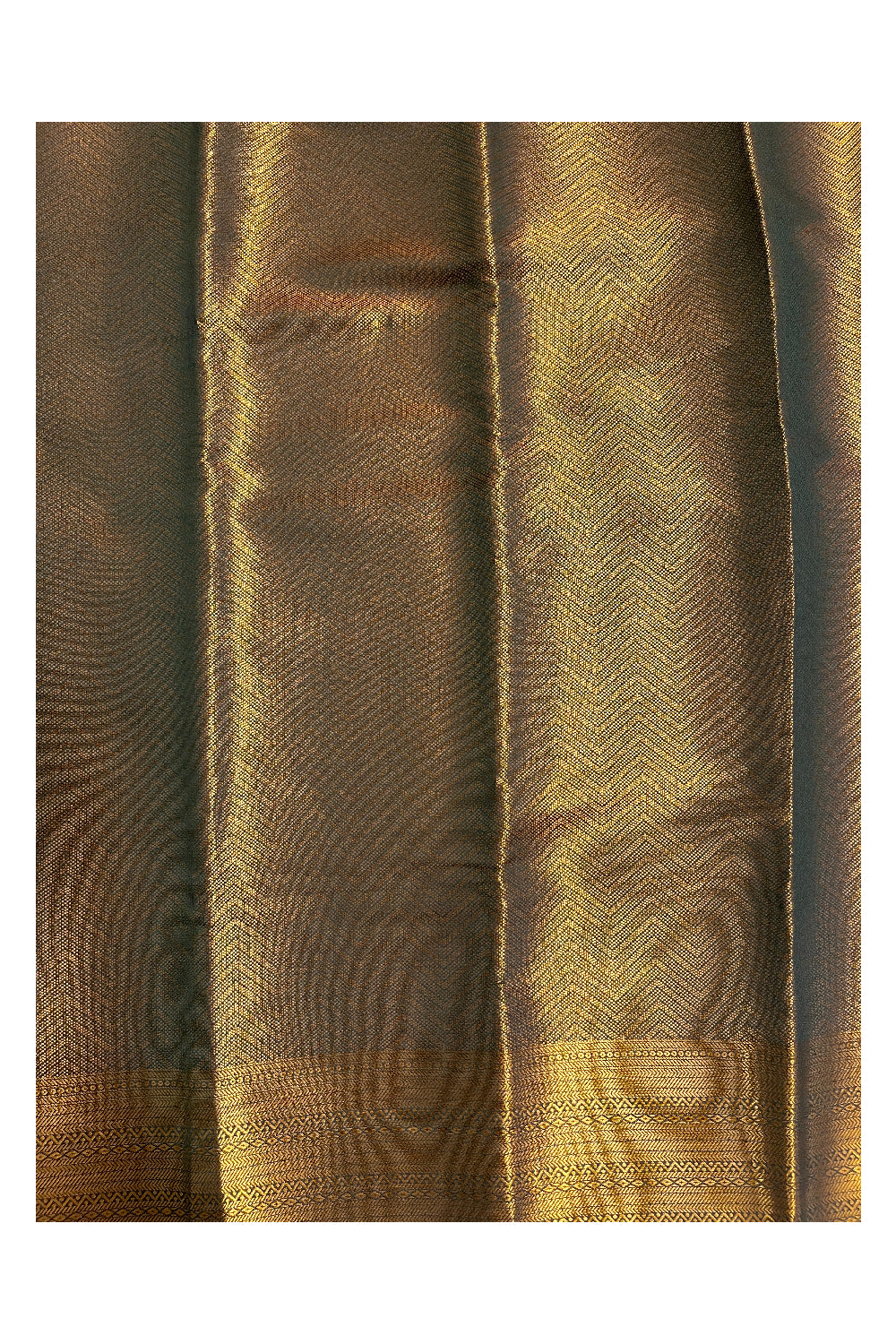 Southloom Banarasi Silk Brocade Bridal Saree WIth Woven Borders And Blouse Piece in Gold And Green