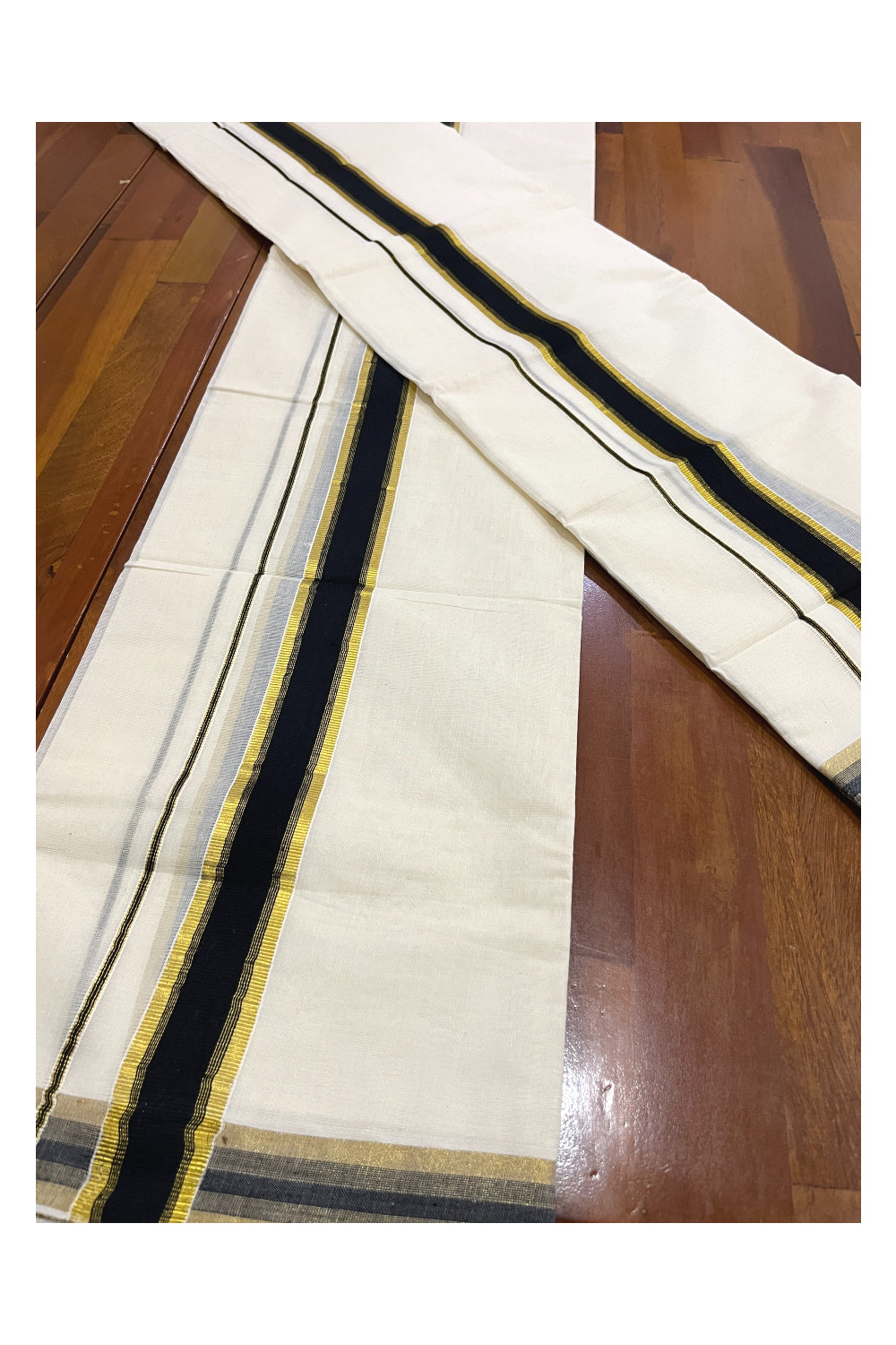 Kerala Cotton Mundum Neriyathum Single (Set Mundu) with Black and Kasavu Border 2.80 Mtrs SLKK SL470