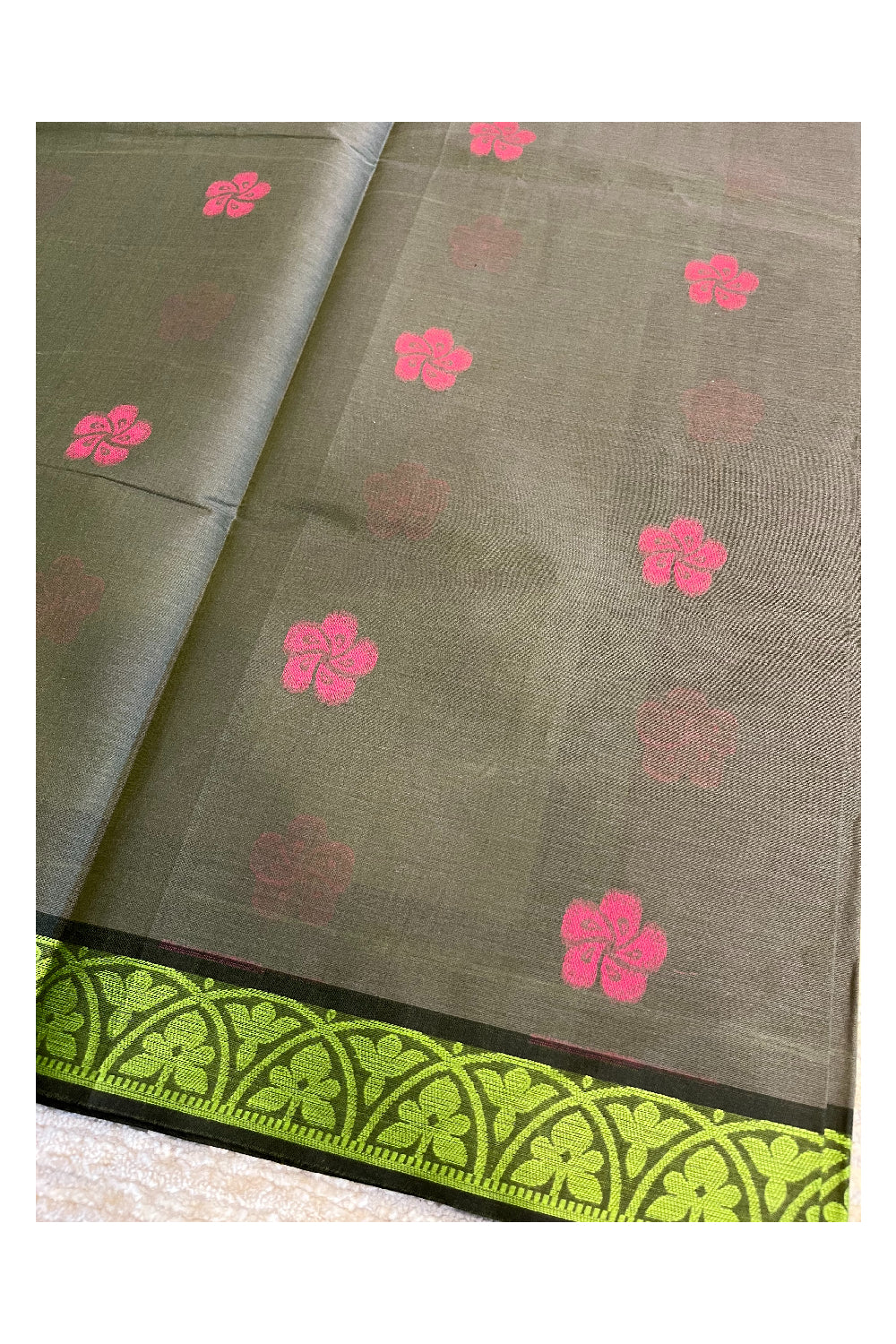Southloom Kerala Cotton Saree with Floral Woven Works Across Body in Green