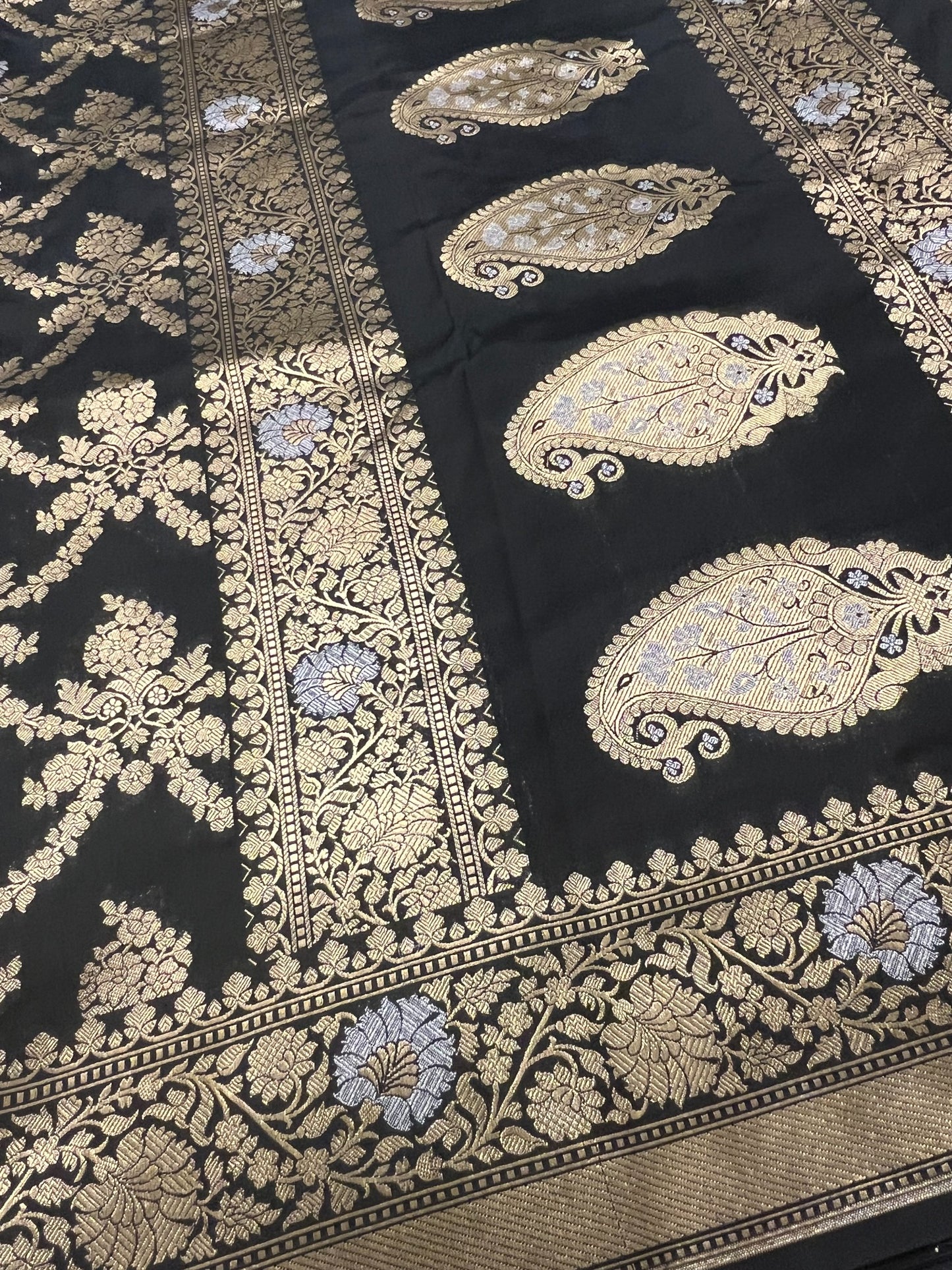 Southloom Pure Banarasi Silk Saree with Woven Work on Body and Borders
