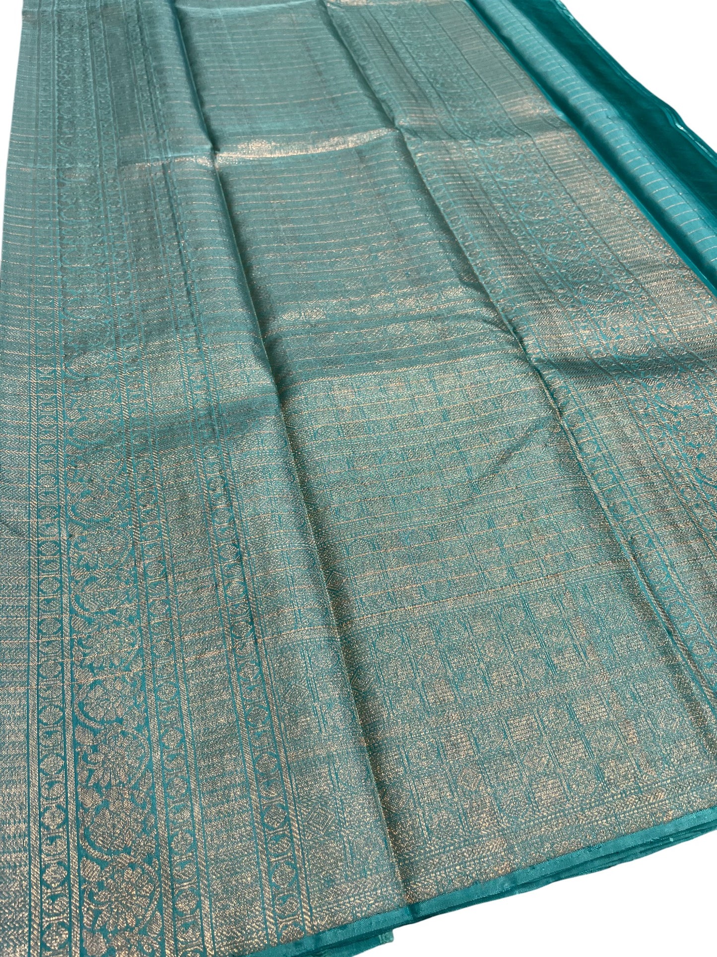 Southloom Premium Handloom Bridal Kanchipuram Silk Saree with Butta Works (Violet & Blue)