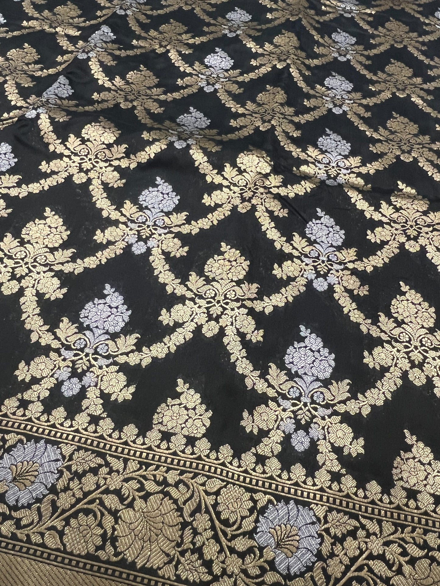 Southloom Pure Banarasi Silk Saree with Woven Work on Body and Borders