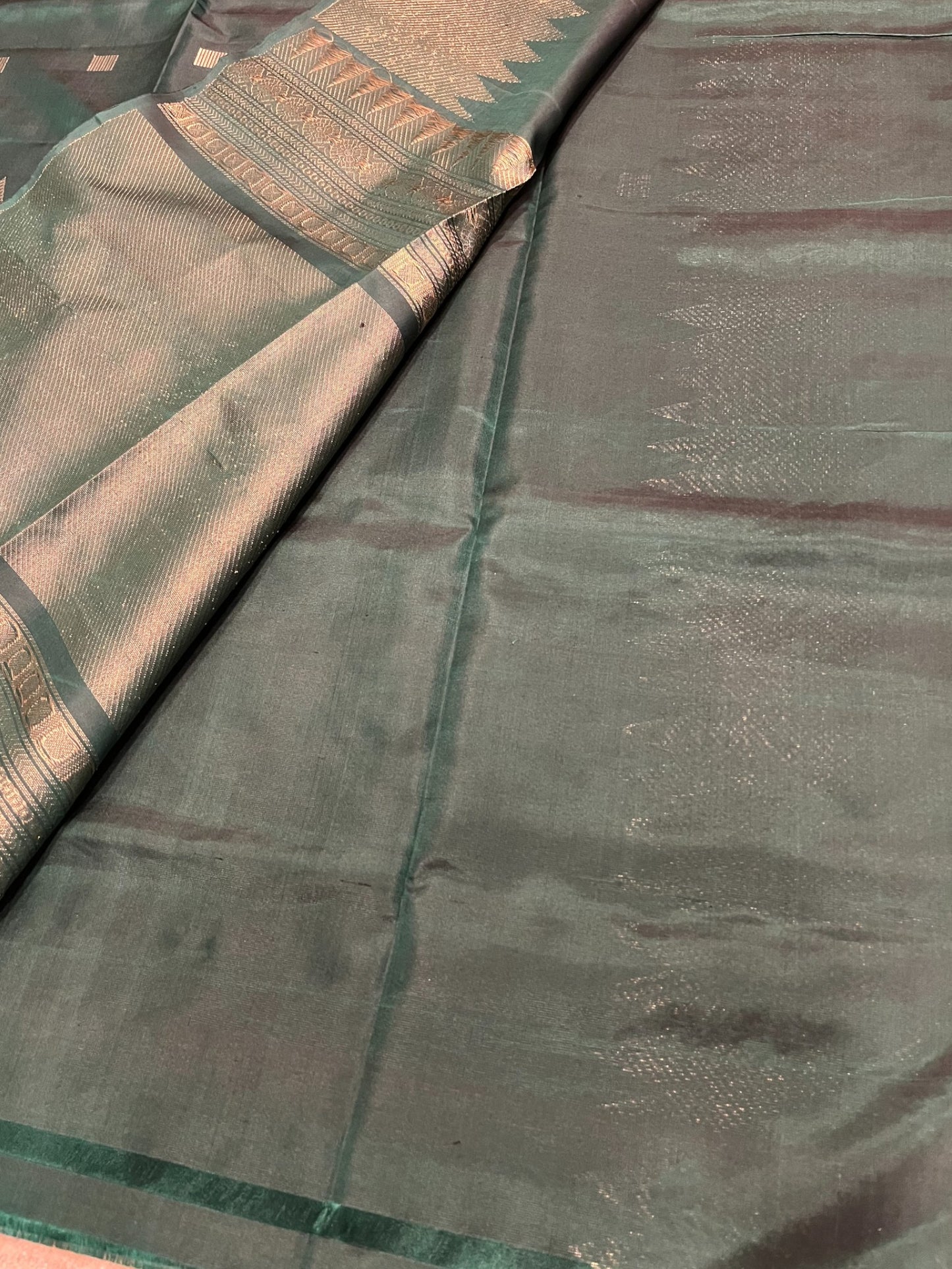 Southloom Pure Handloom Kanchipuram Silk Saree with Korvai Work (Green)
