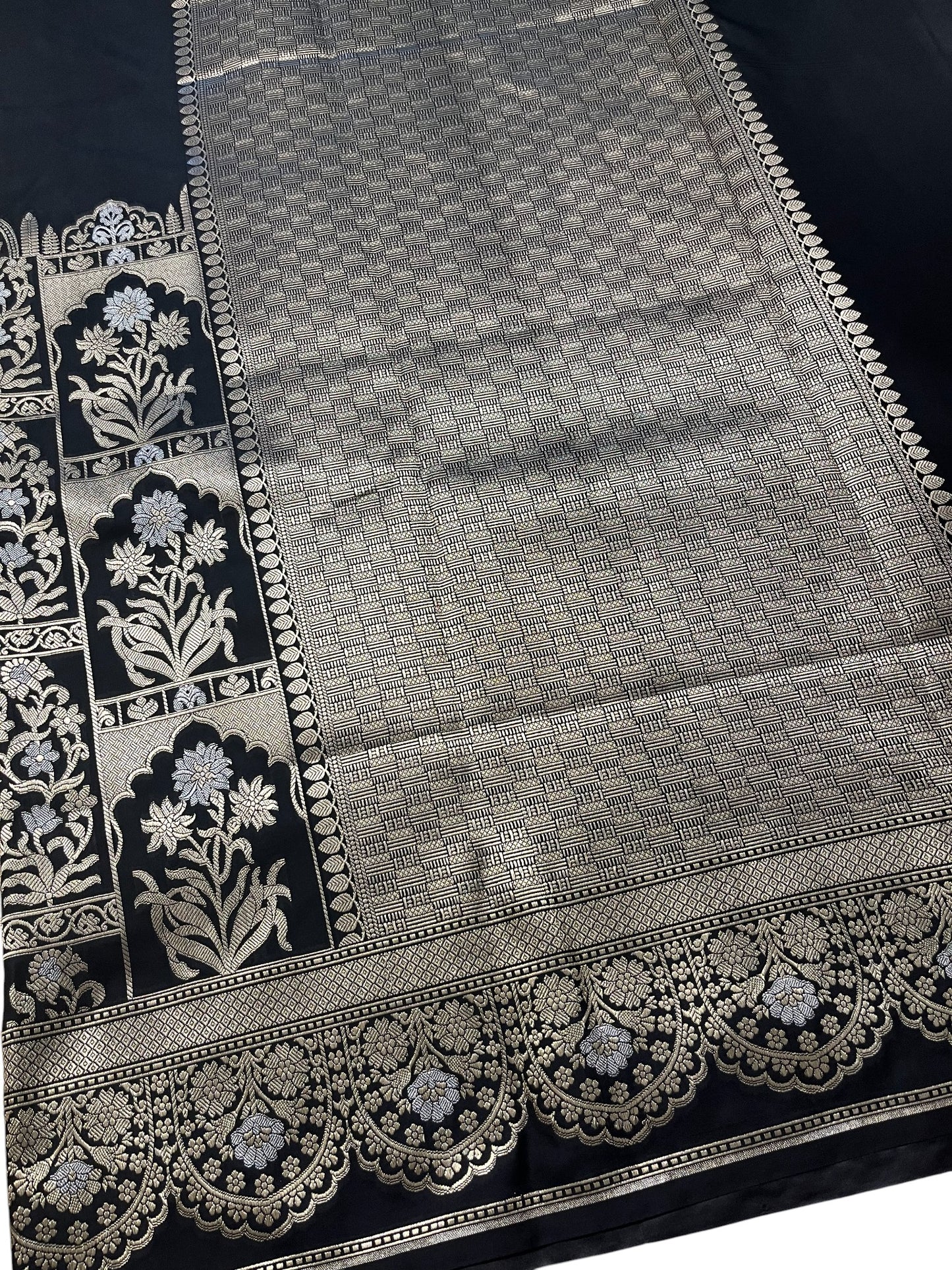 Southloom Pure Banarasi Silk Saree with Woven Work on Body and Borders (Black)