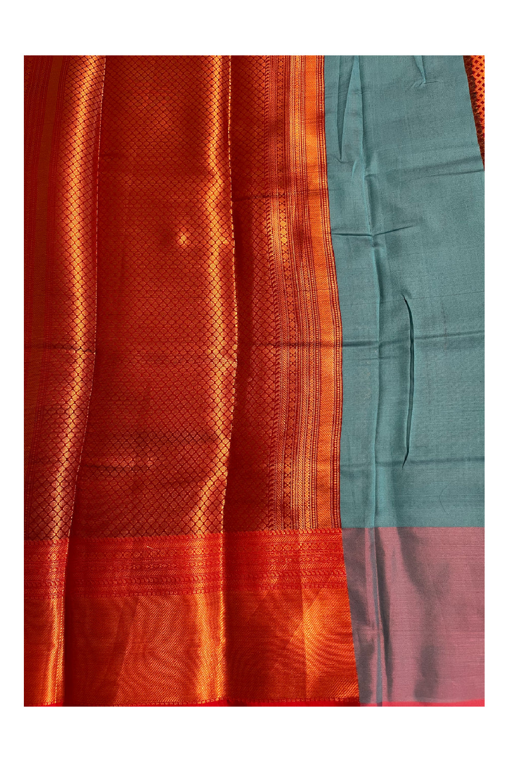 Southloom Banarasi Silk Brocade Bridal Saree WIth Woven Borders And Blouse Piece in Blue And Maroon