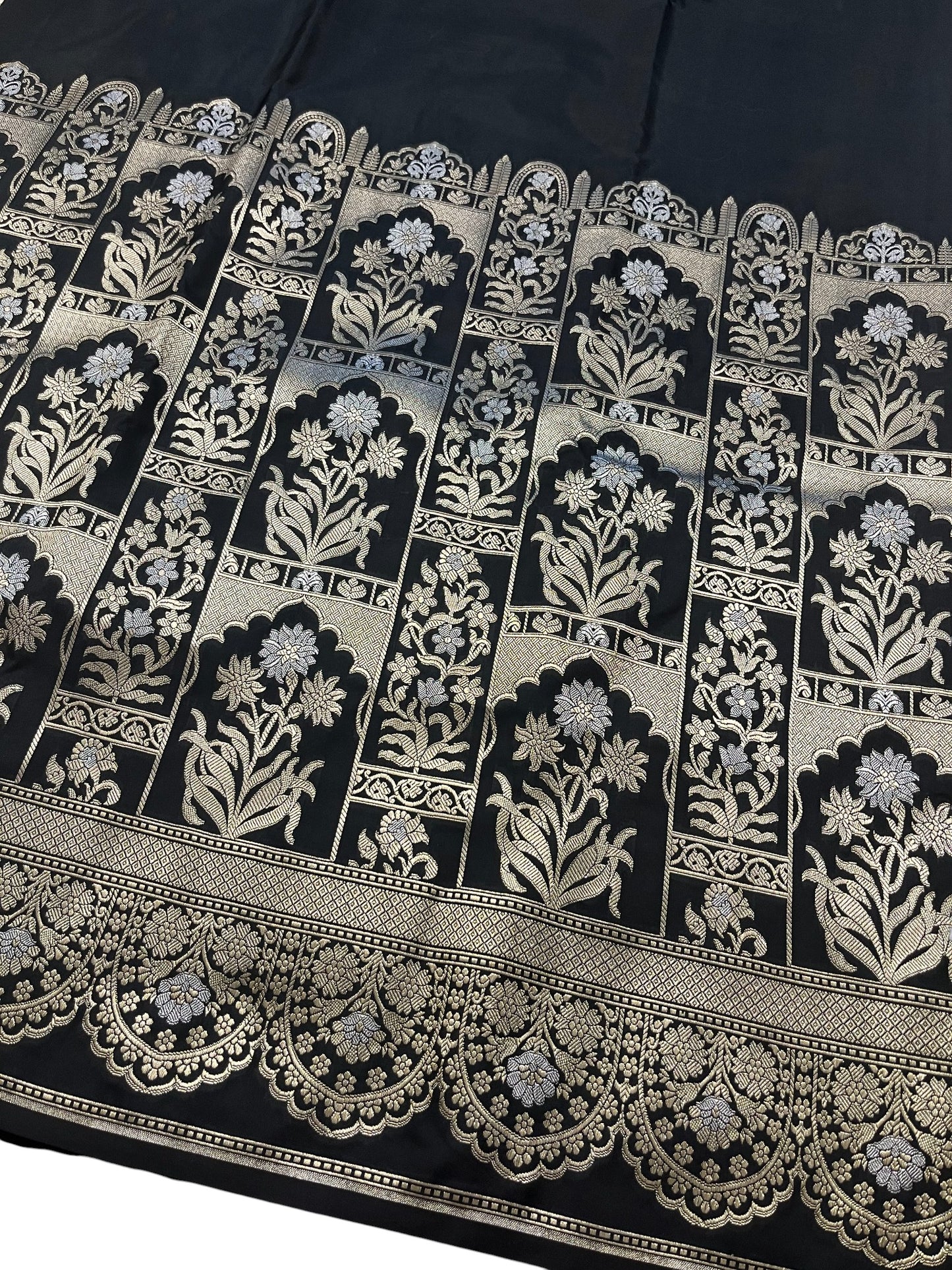 Southloom Pure Banarasi Silk Saree with Woven Work on Body and Borders (Black)