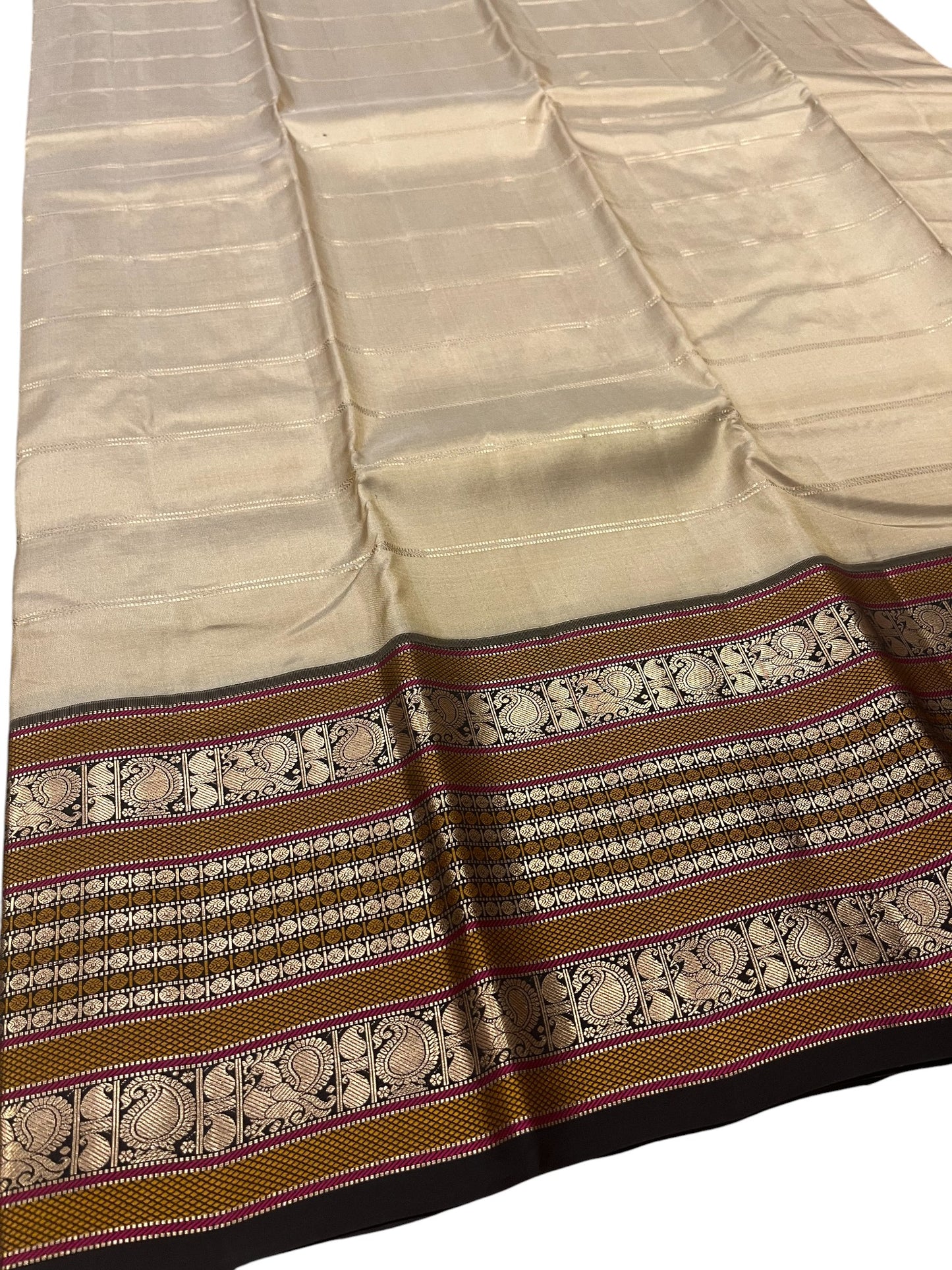 Southloom Pure Handloom Bridal Kanchipuram Silk Saree with Korvai Work(Gray & Black)