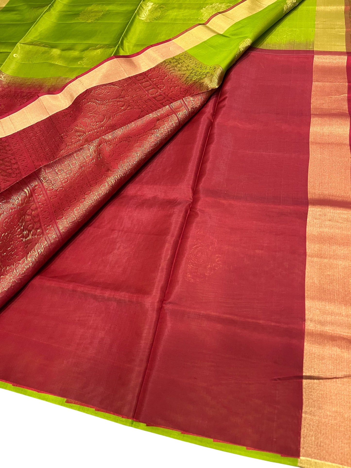 Southloom Pure Handloom Kanchipuram Silk Saree with Butta Work (Maroon & Green)