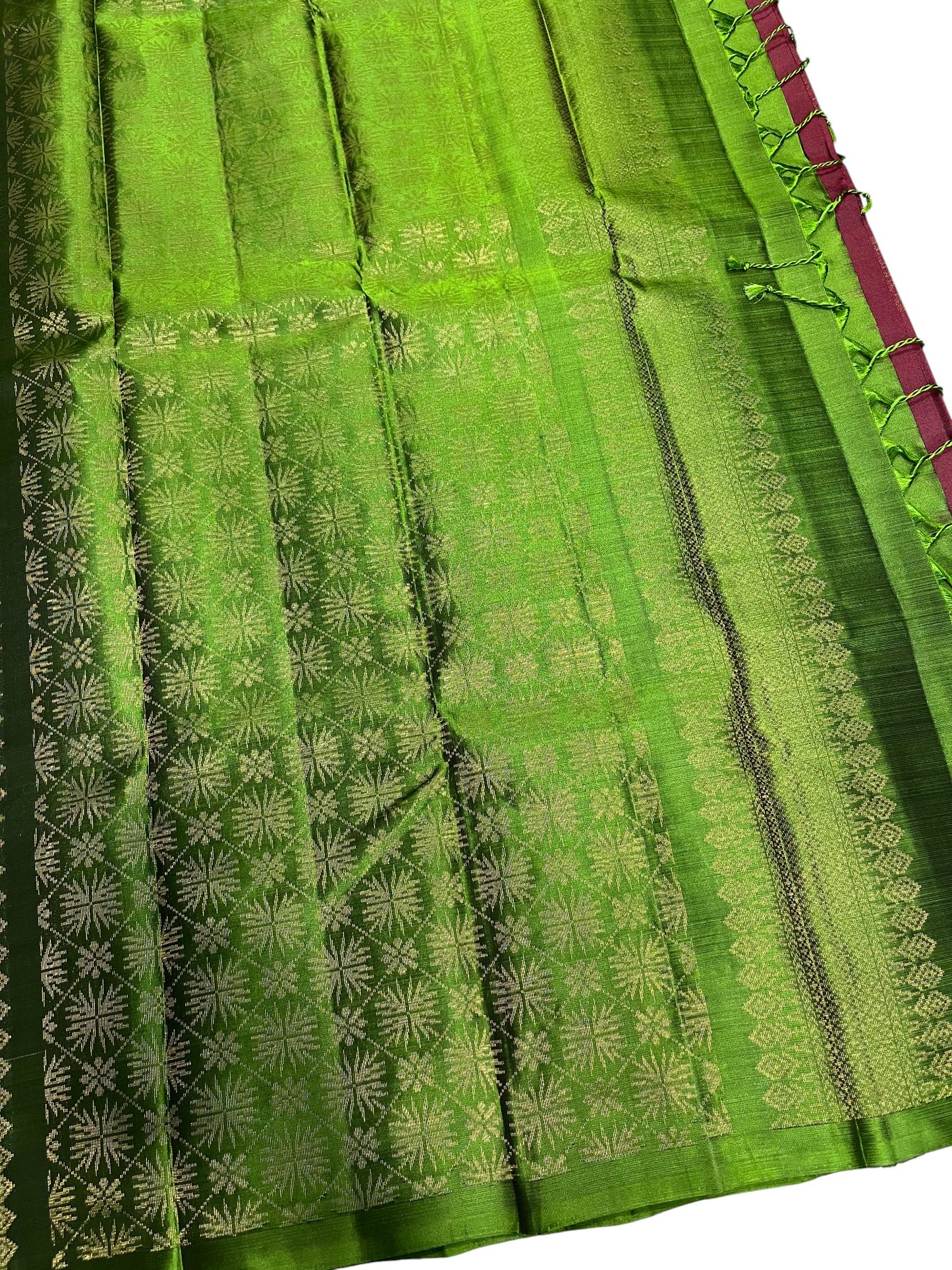 Southloom Pure Handloom Kanchipuram Silk Saree with Butta Work(Green& Magenta)