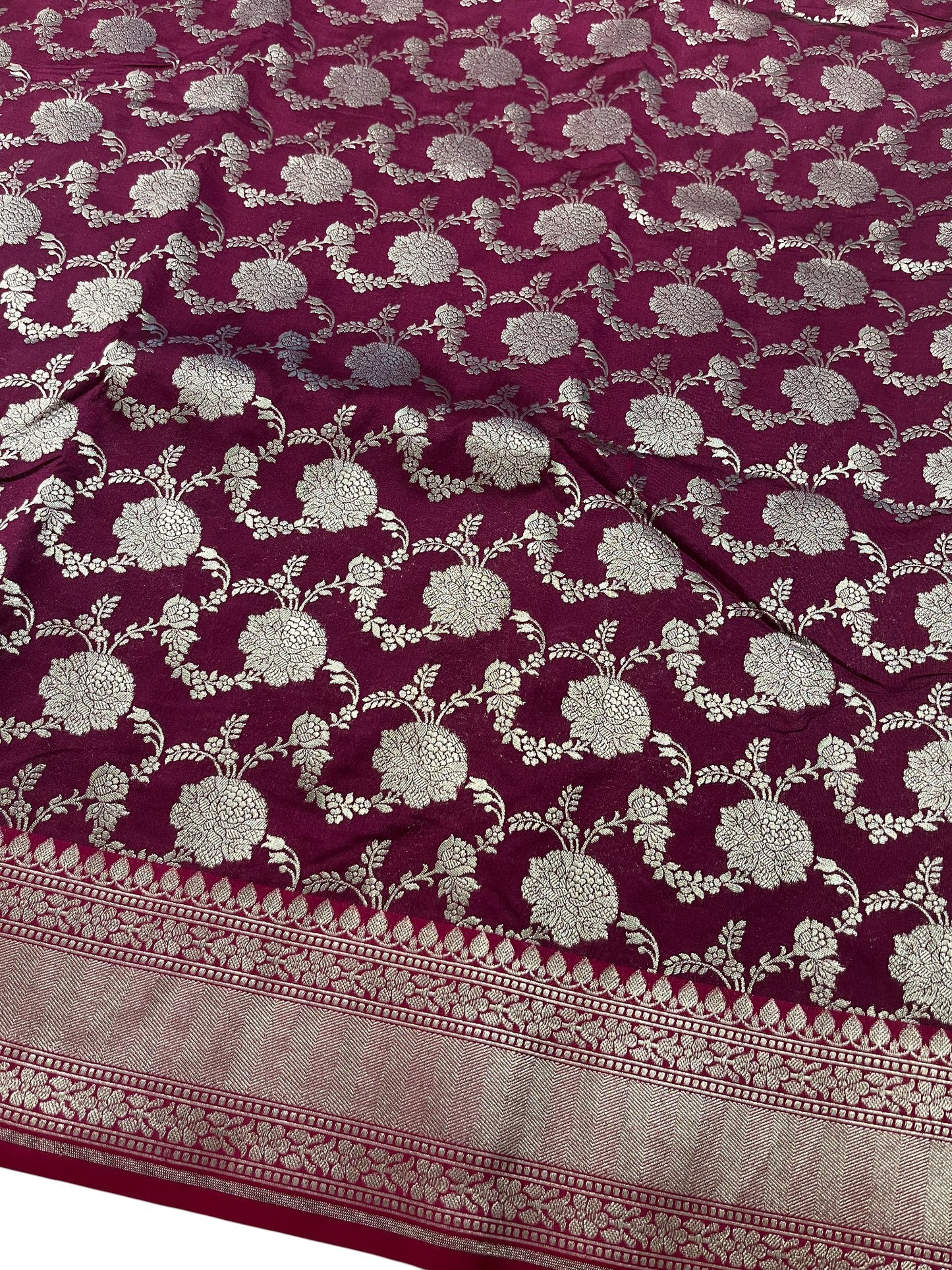 Southloom Pure Banarasi Silk Saree with Woven Work on Body and Borders (Purple & Magenta)