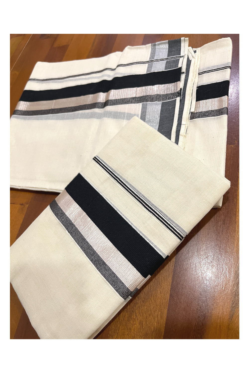 Kerala Cotton Mundum Neriyathum Single (Set Mundu) with Black and Silver Kasavu Border 2.80 Mtrs
