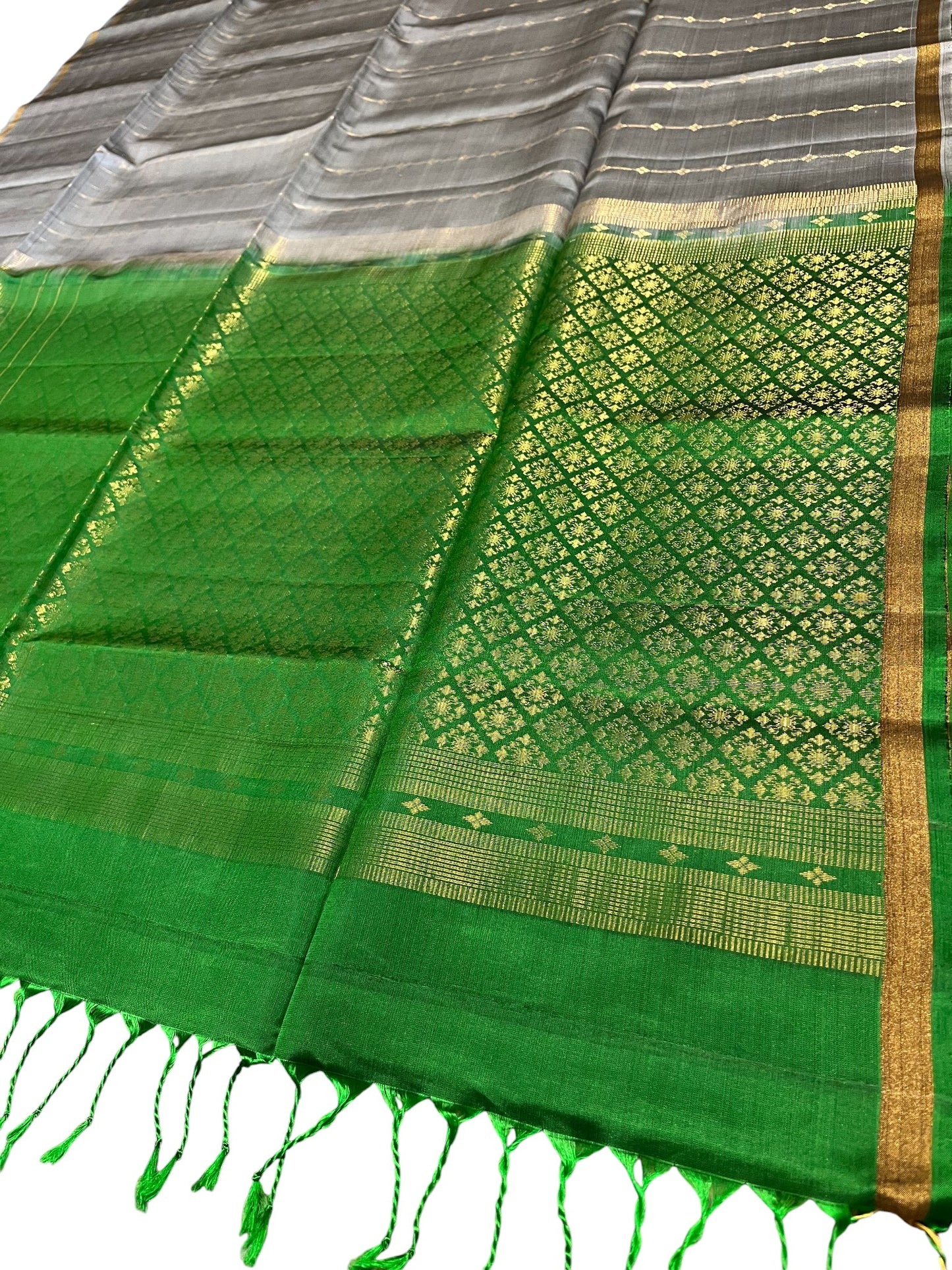 Southloom Pure Handloom Kanchipuram Silk Saree with Korvai Work (Green & Grey)