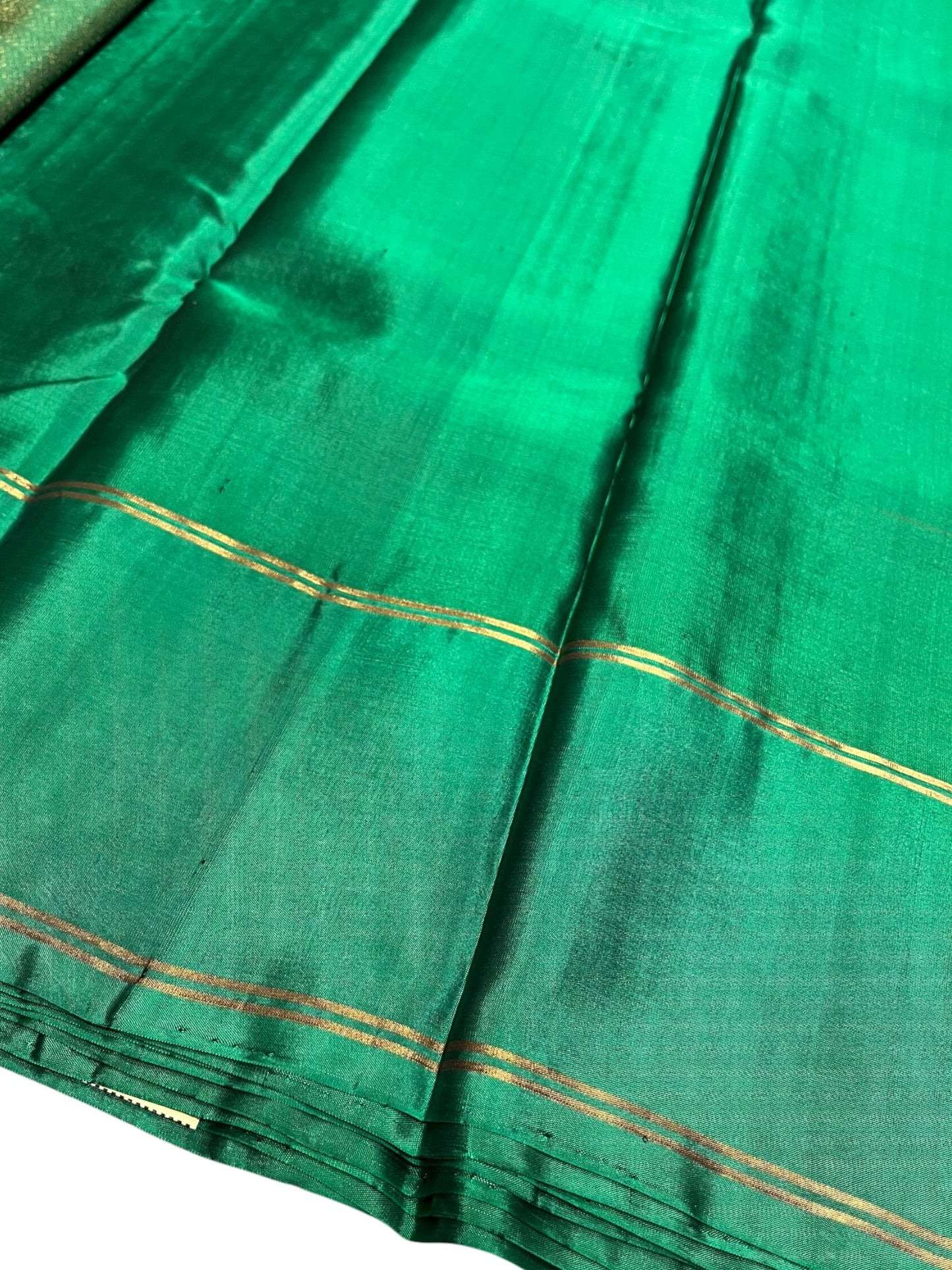 Southloom Pure Handloom Kanchipuram Silk Saree with Butta Work