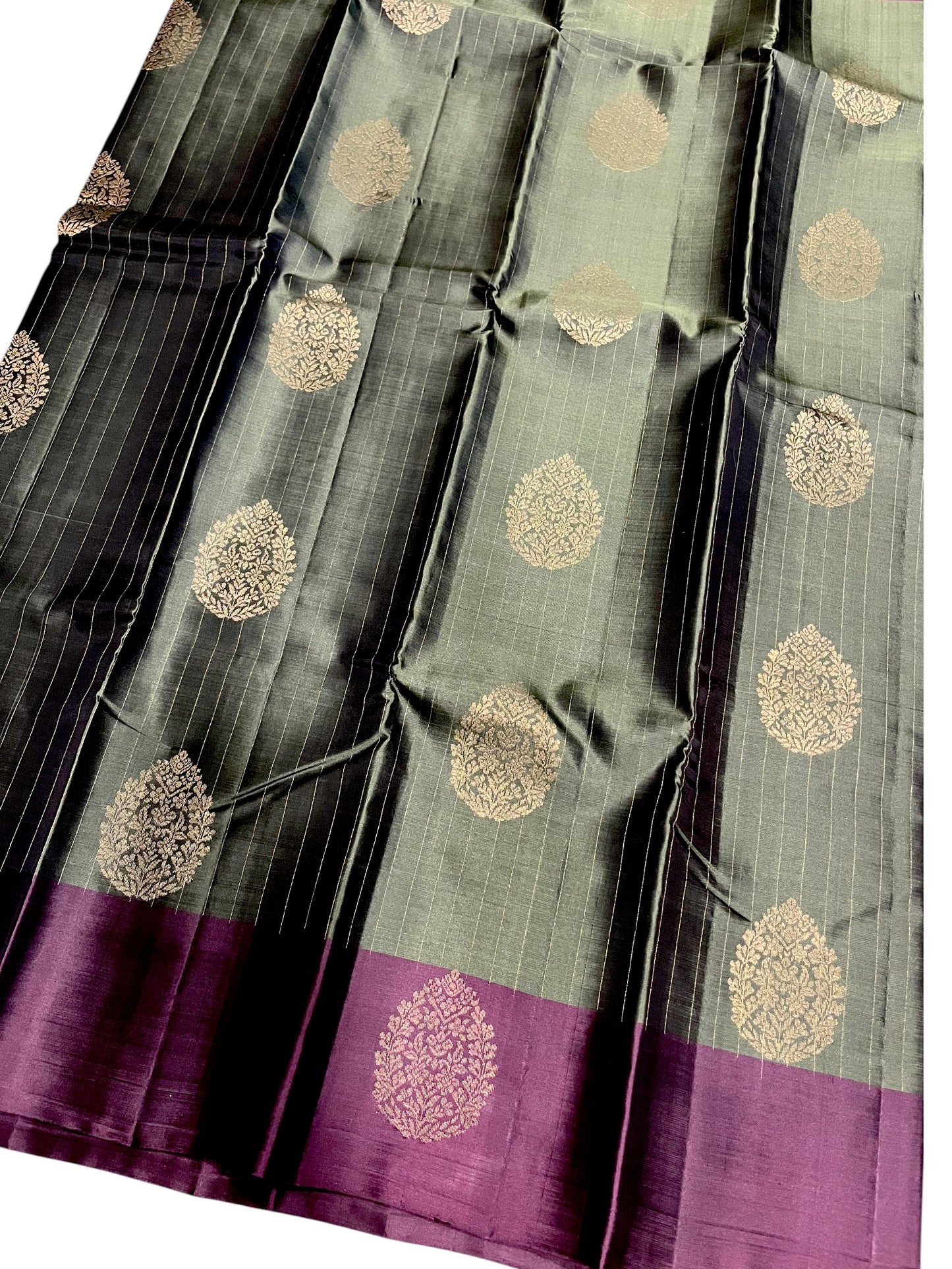 Southloom Pure Handloom Kanchipuram Silk Saree with Butta Work