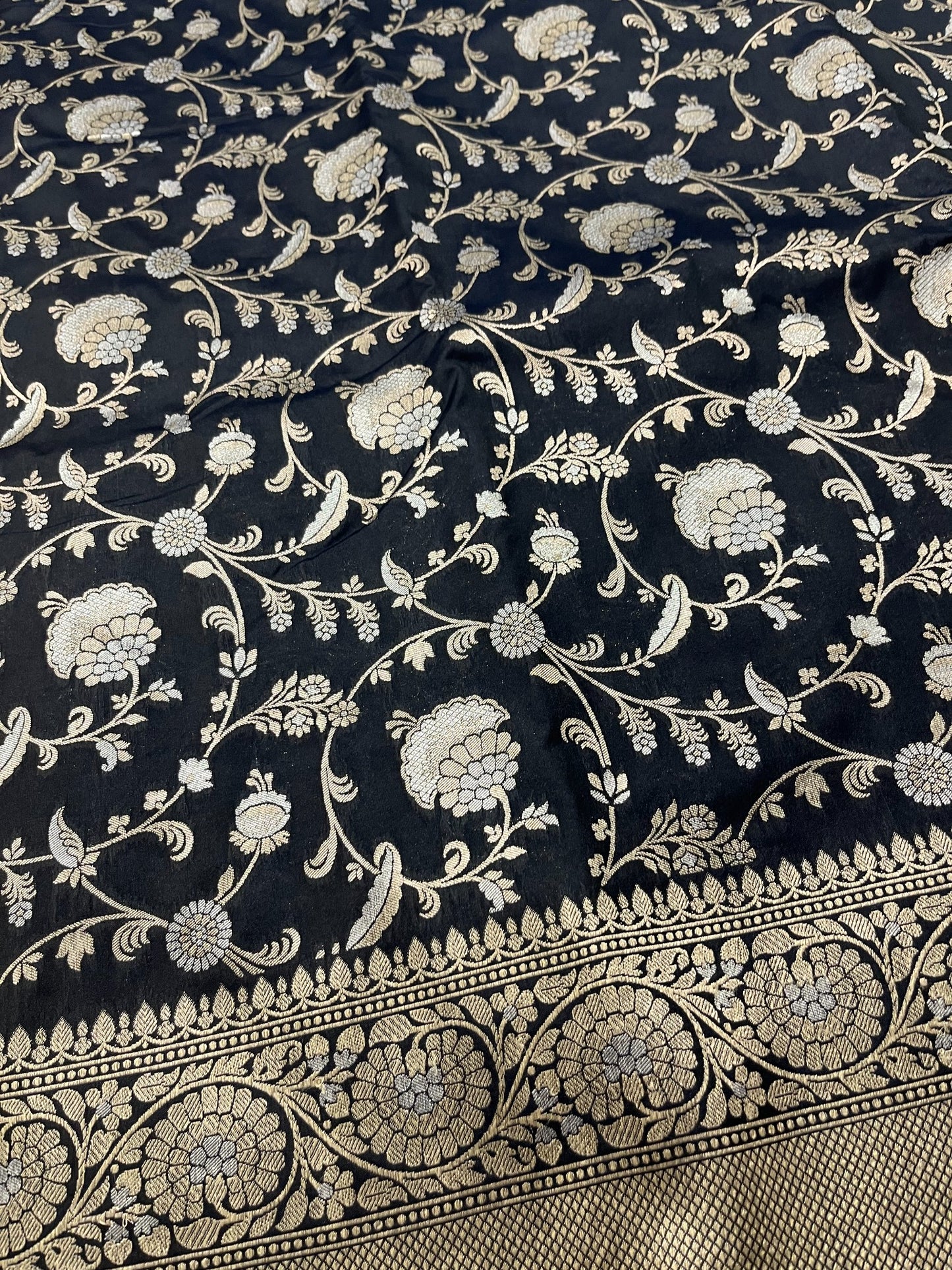 Southloom Pure Banarasi Silk Saree with Woven Work on Body and Borders