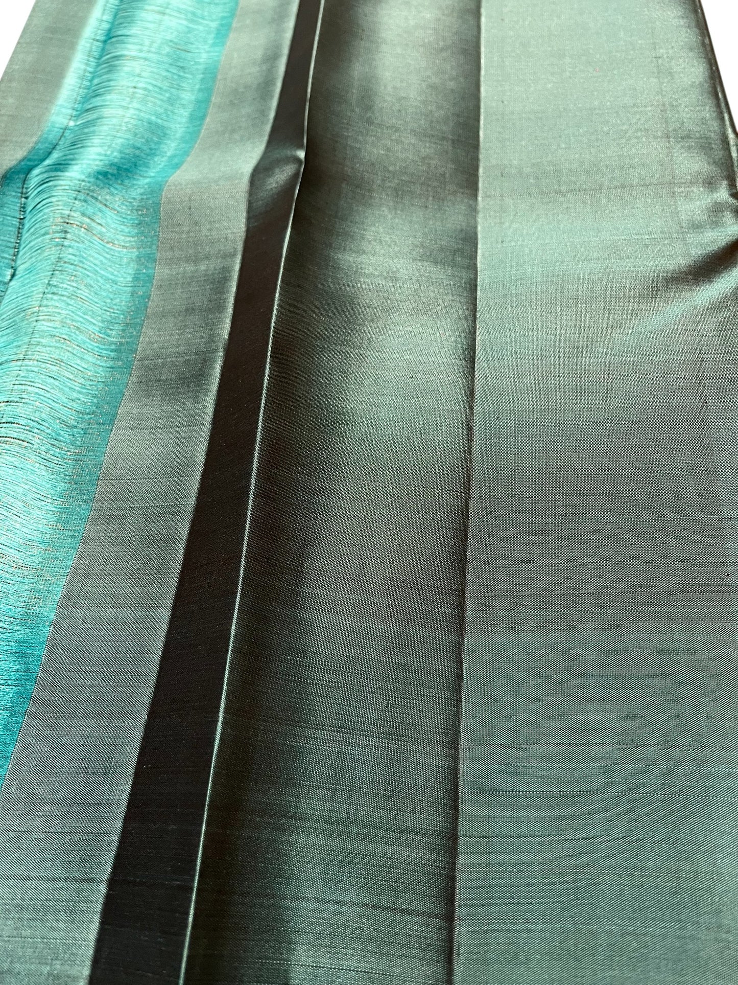 Southloom Pure Handloom Kanchipuram Silk Saree with Butta Work (Purple & Blue)