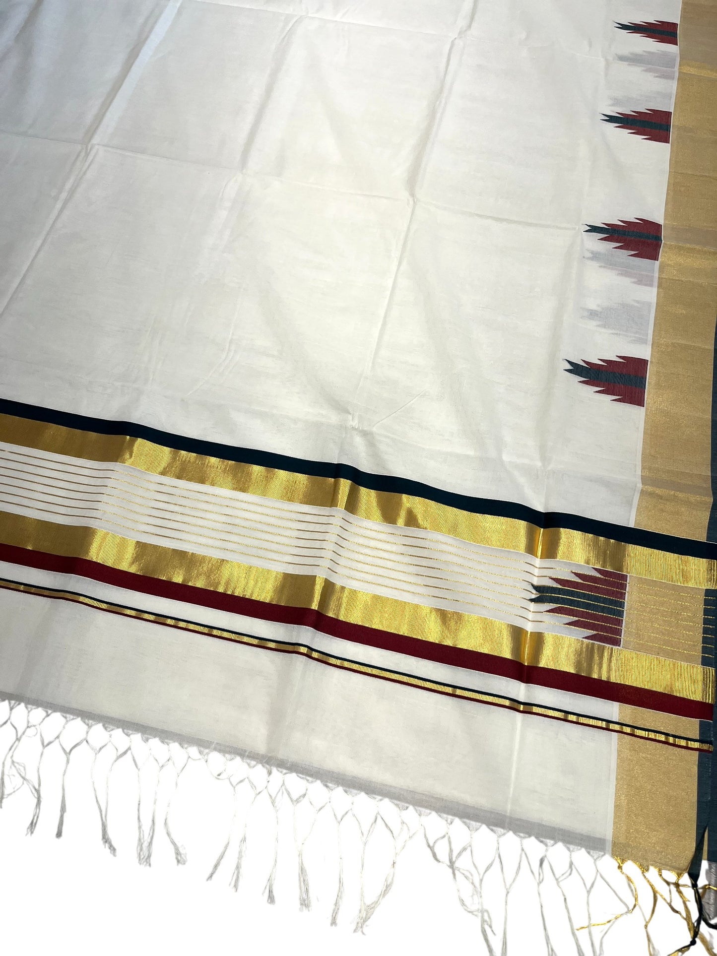 Southloom Super Premium Balaramapuram Unakkupaavu Handloom Cotton Saree with Maroon and Green Temple Border