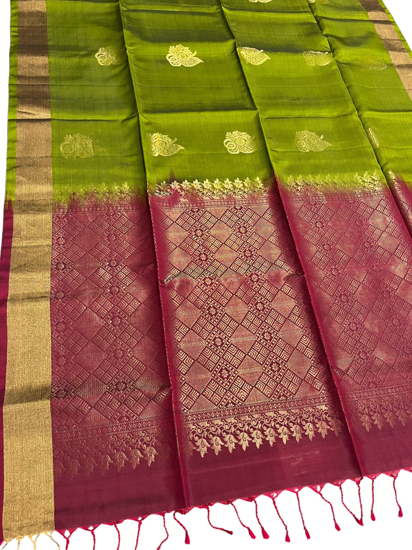 Southloom Pure Handloom Kanchipuram Silk Saree with Butta Work (Green & Maroon)