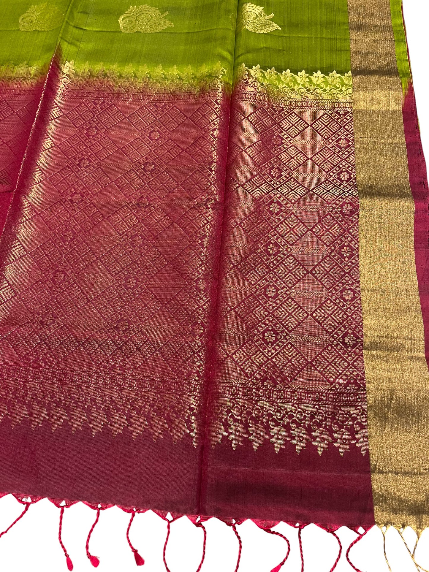 Southloom Pure Handloom Kanchipuram Silk Saree with Butta Work (Green & Maroon)