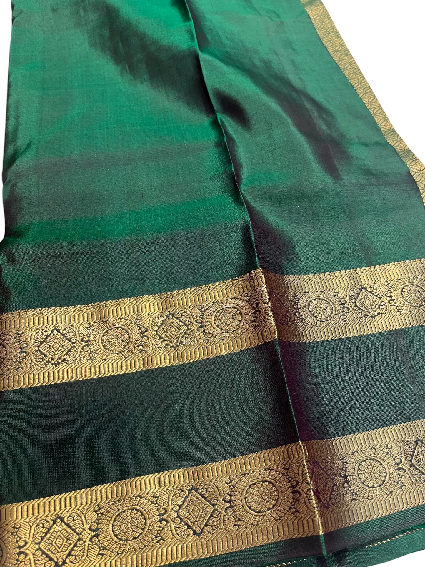 Southloom Pure Handloom Bridal Kanchipuram Silk Saree with Korvai Work(Red & Green)