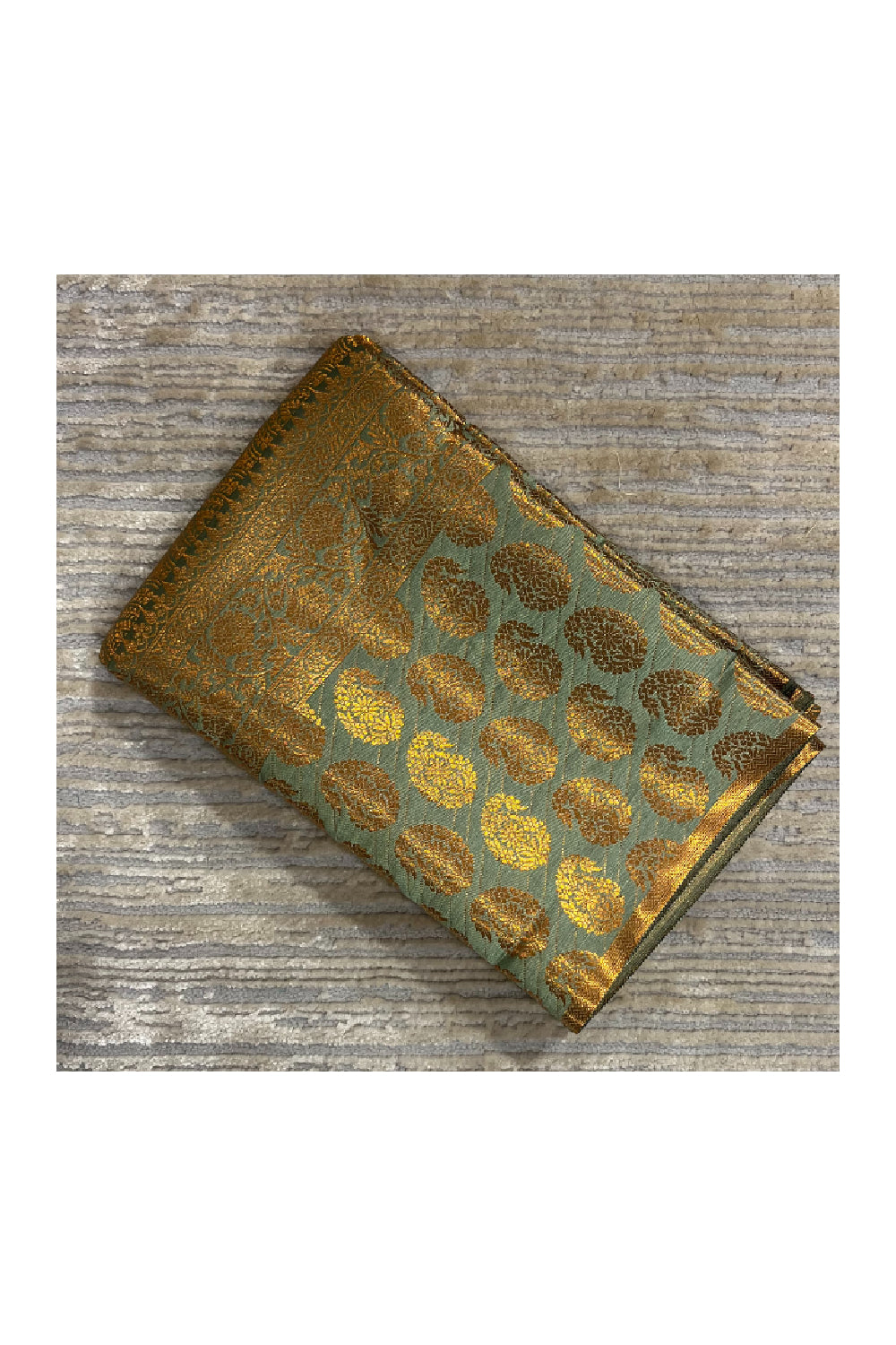 Southloom Banarasi Silk Brocade Bridal Saree WIth Woven Borders And Blouse Piece in Green And Gold