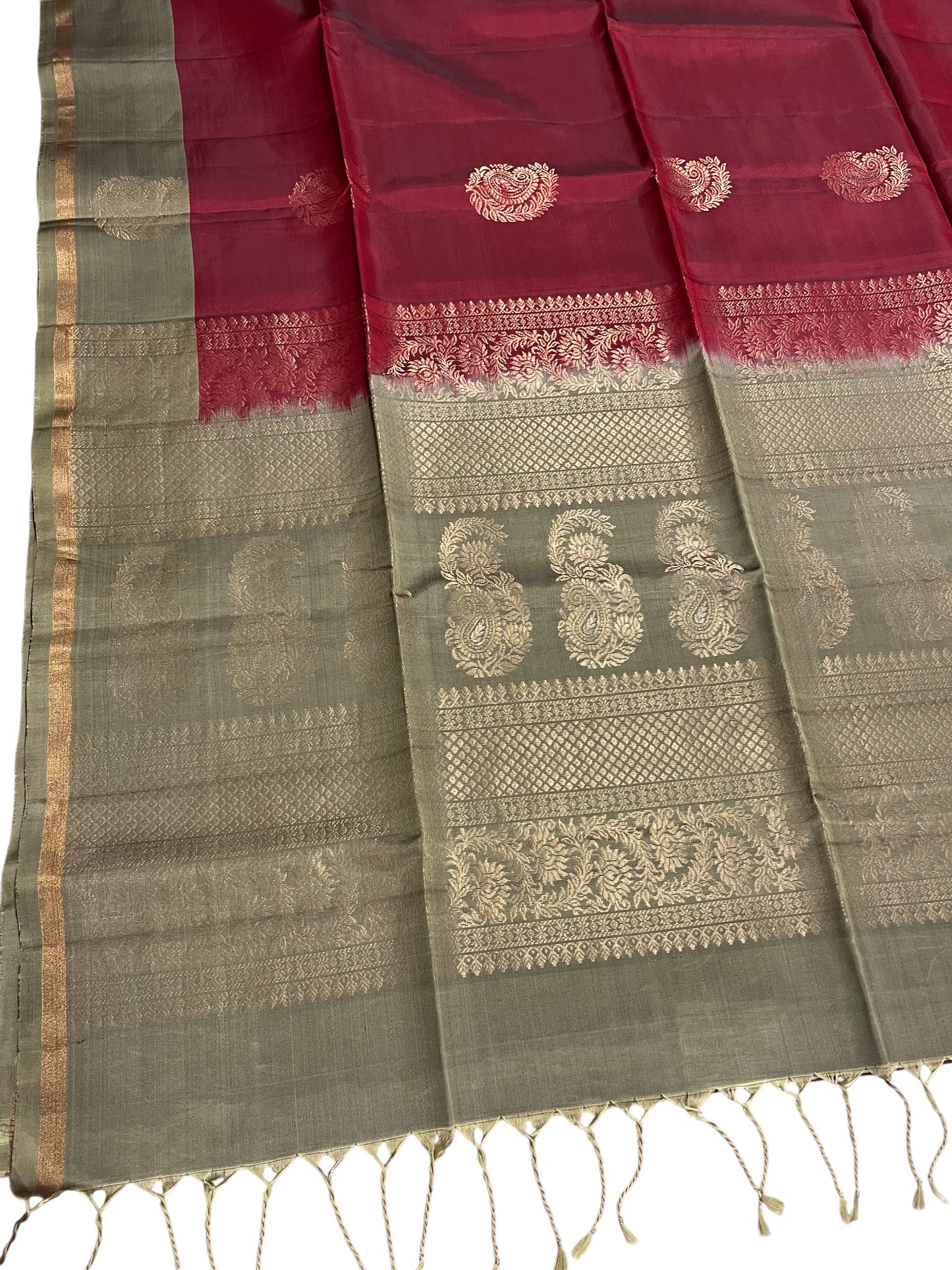Southloom Pure Handloom Kanchipuram Silk Saree with Butta Work (Green & Maroon)
